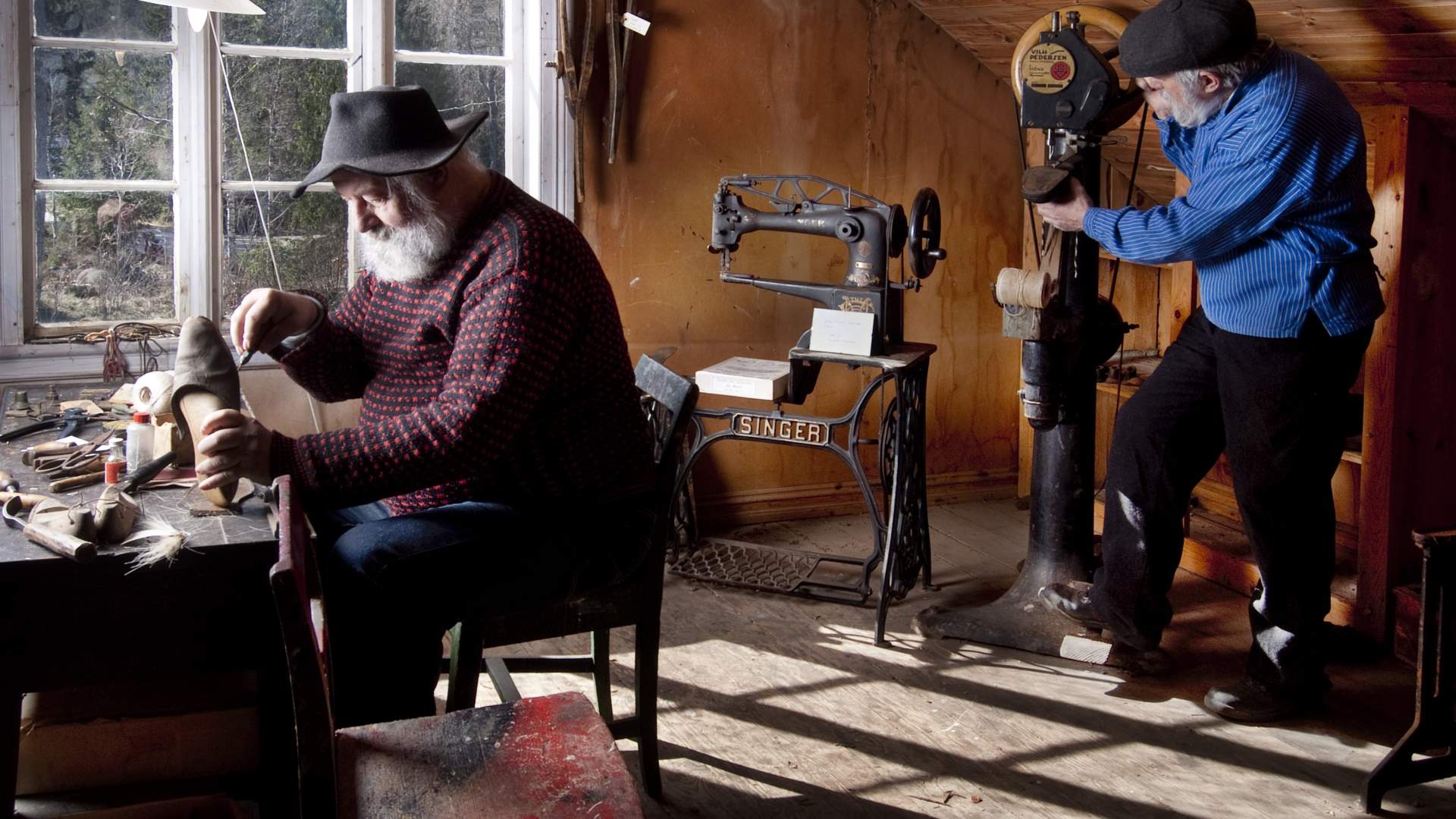 Skomakerverkstedet m Bent og Harald jpg