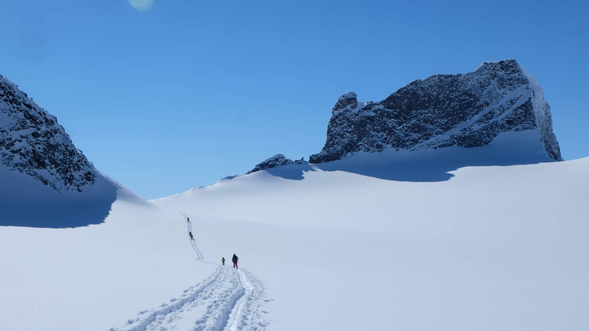 Storjuvbreen_Skarstind og Nåla_Spiterstulen bre- og fjellføring