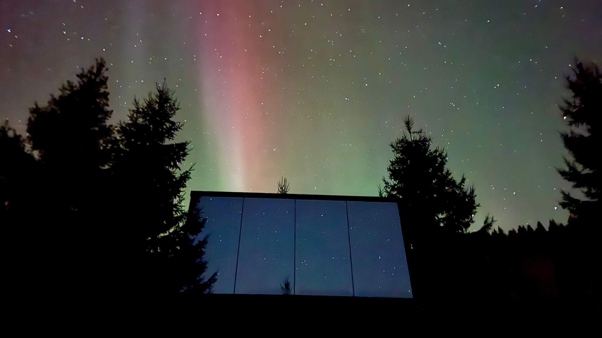 Speilhytte og nordlys 2 Foto Joe Williams