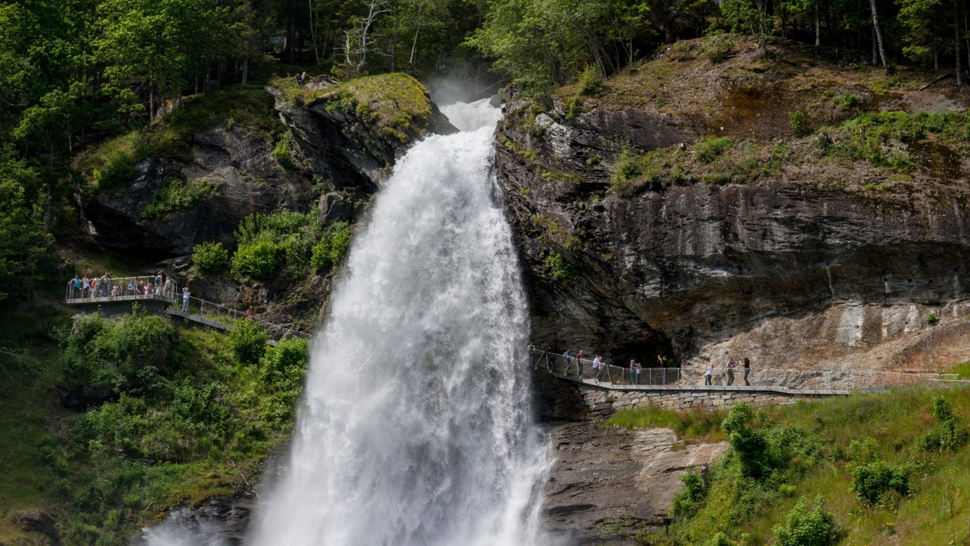 Steinsdalsfossen. Foto Roger Ellingsen, Statens vegvesen_ny