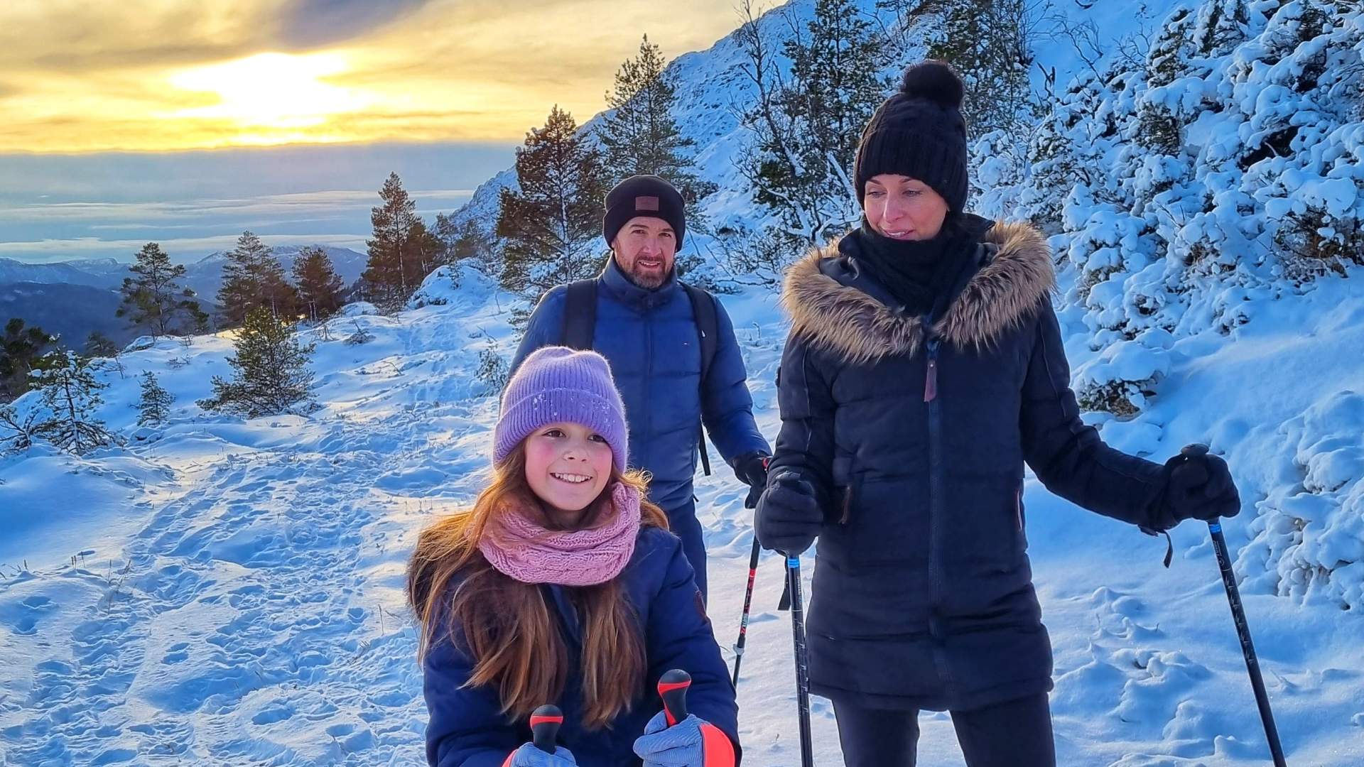 Snowshoe hike