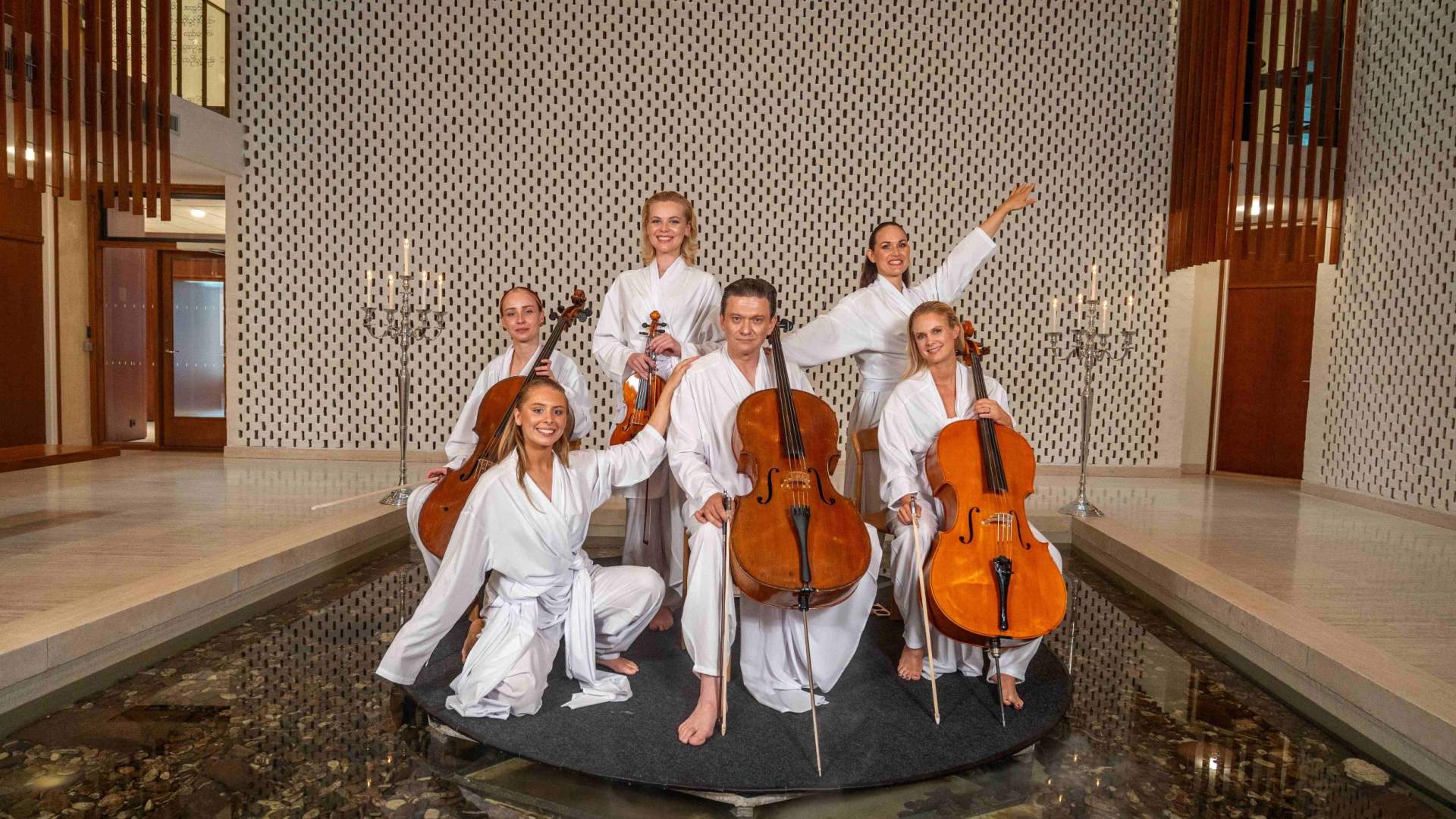 Romslo Entertainment 8