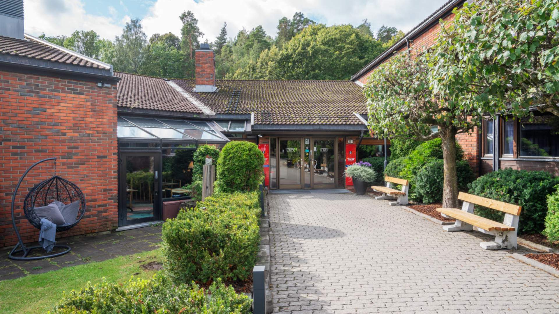 Thon-Hotel-Vettre-Inngangsparti-05 (1)