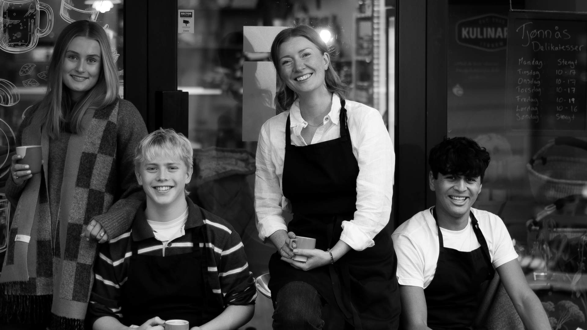 Tjonnos_delikatesser_Mari_Mette_og_ansatte_svart_hvitt
