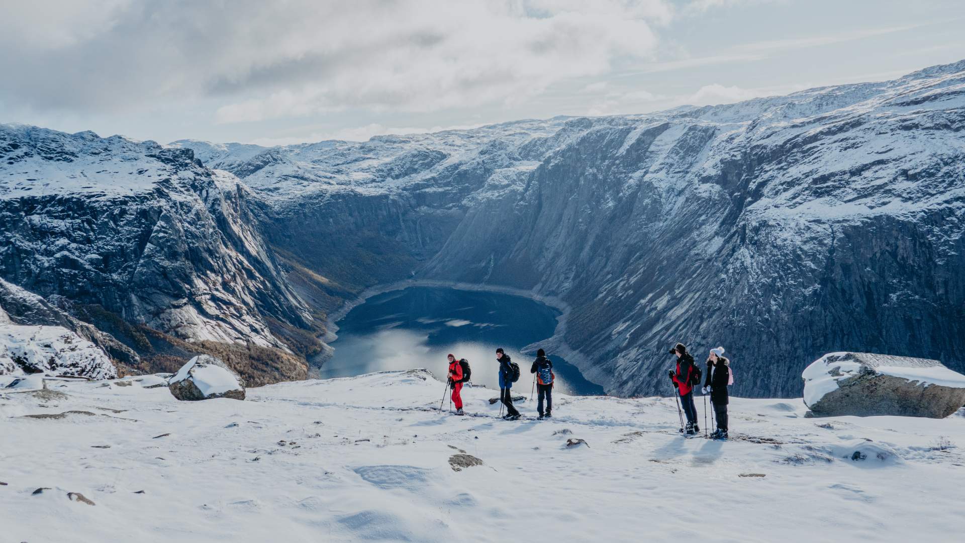 Trolltunga Active_Guided Winter Expedition_Trail_snowshoes