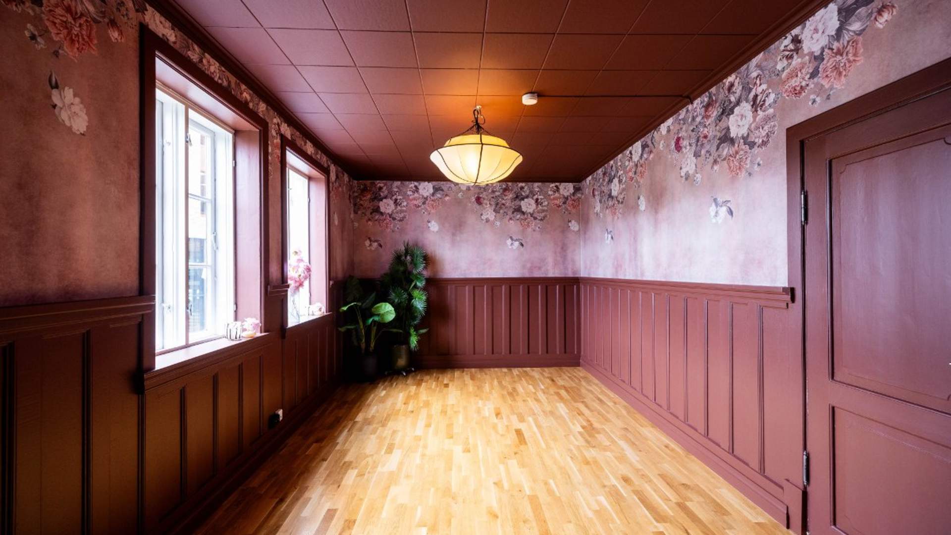 Venus café and Lounge