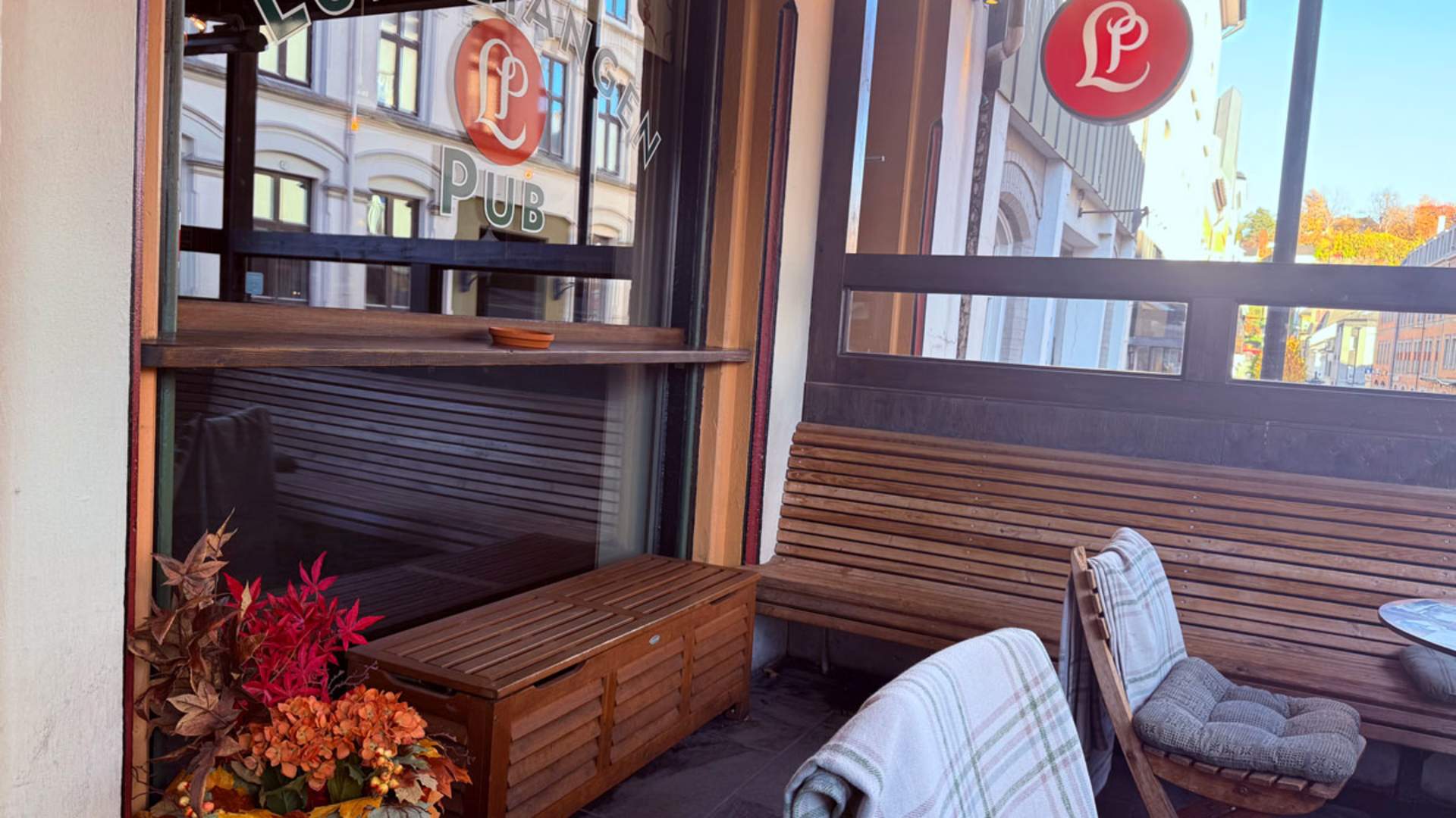 Verandaen-vår-Lundetangen-Pub