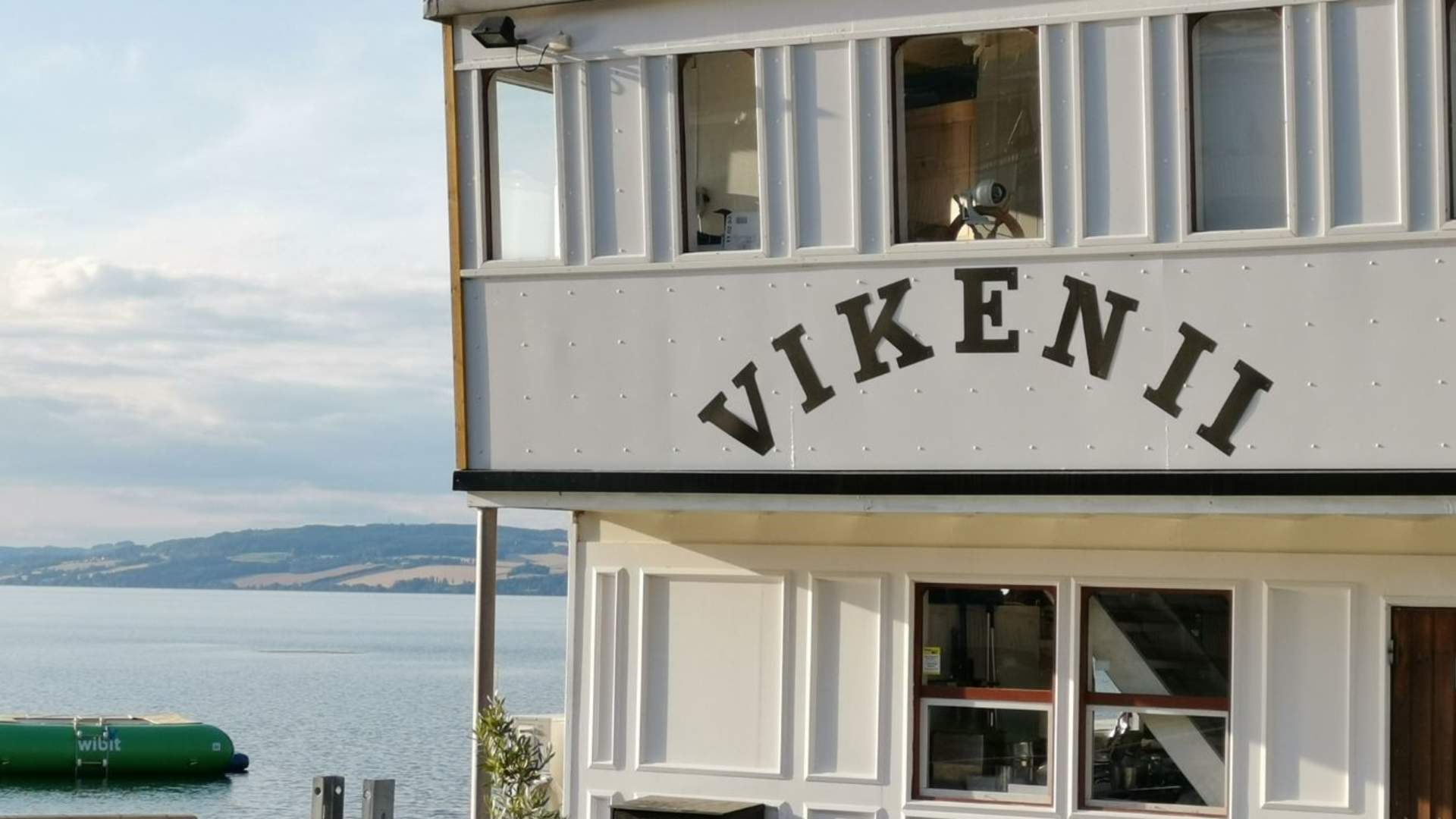 Nærbilde av Viken II i Evjua Strandpark