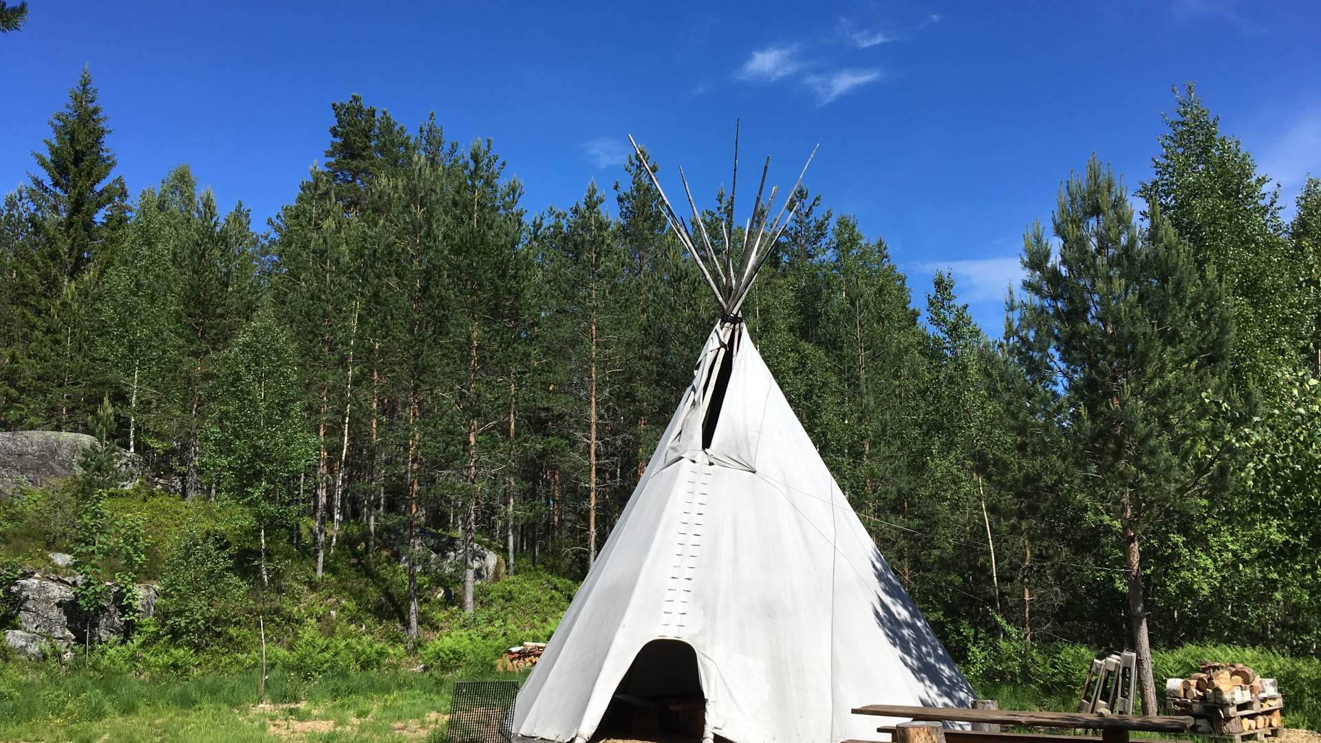 Visit Wilderness lavvo