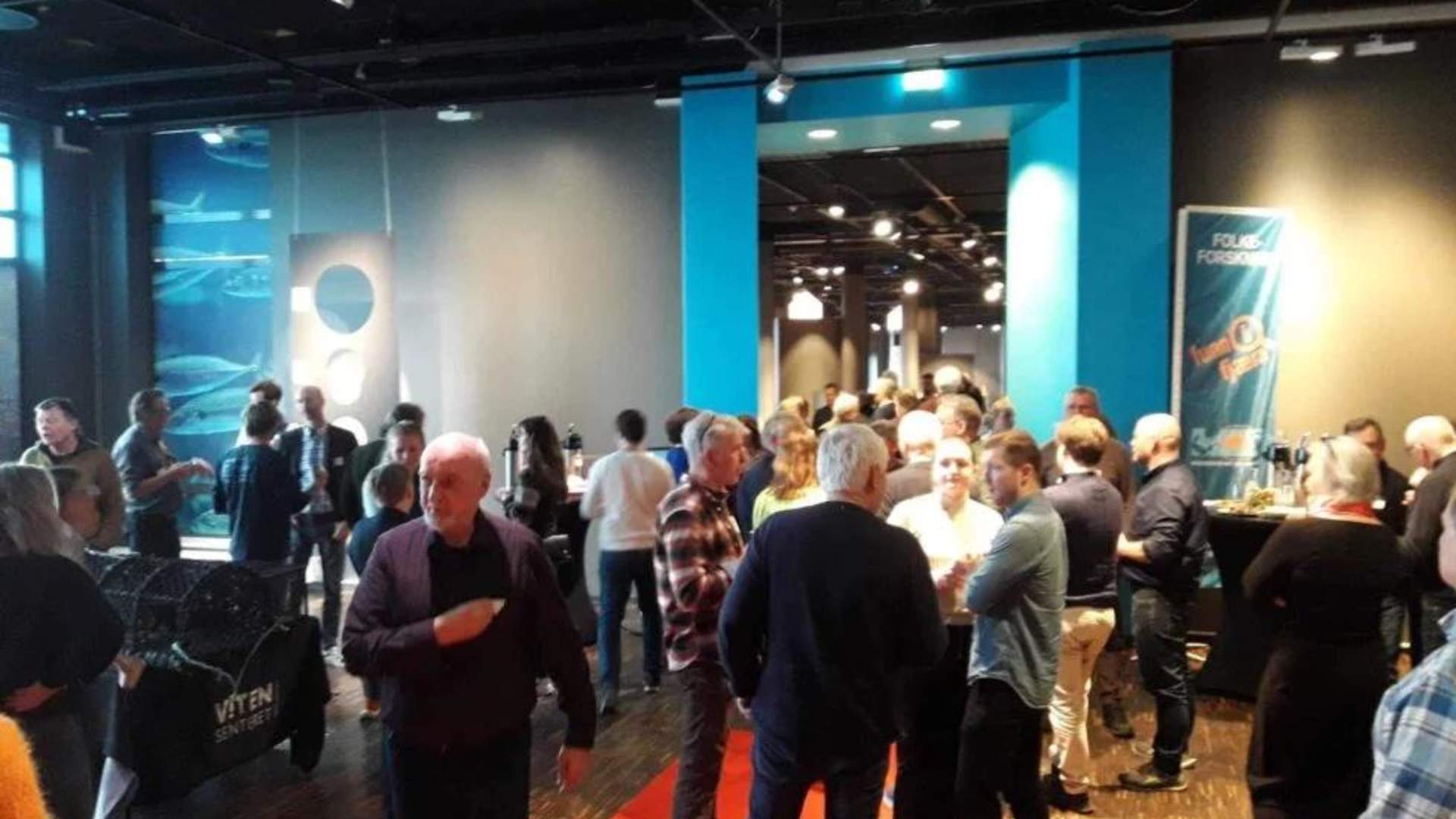 mingling i VitenUtstillingen under konferanse