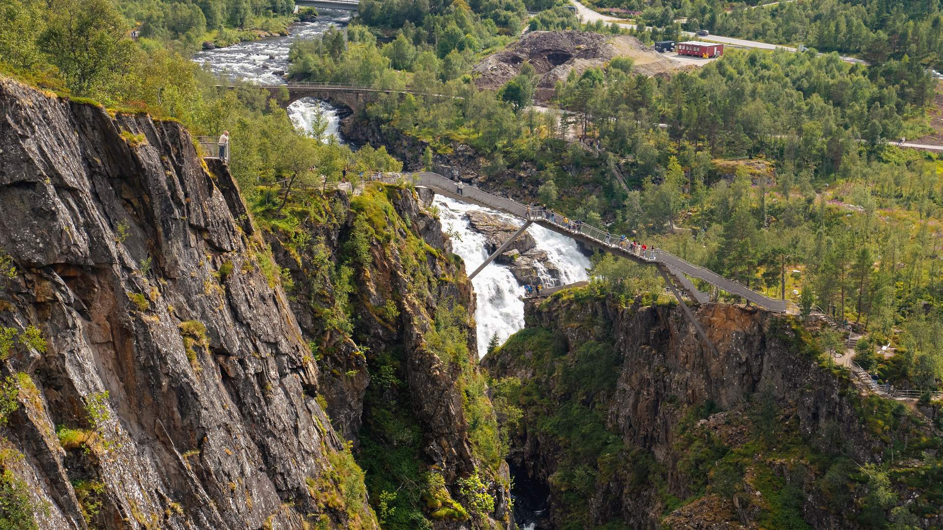 Voringsfossen_i_Eidfjord_i_Hardanger_bg09201_Foto_Espen_Bakketun