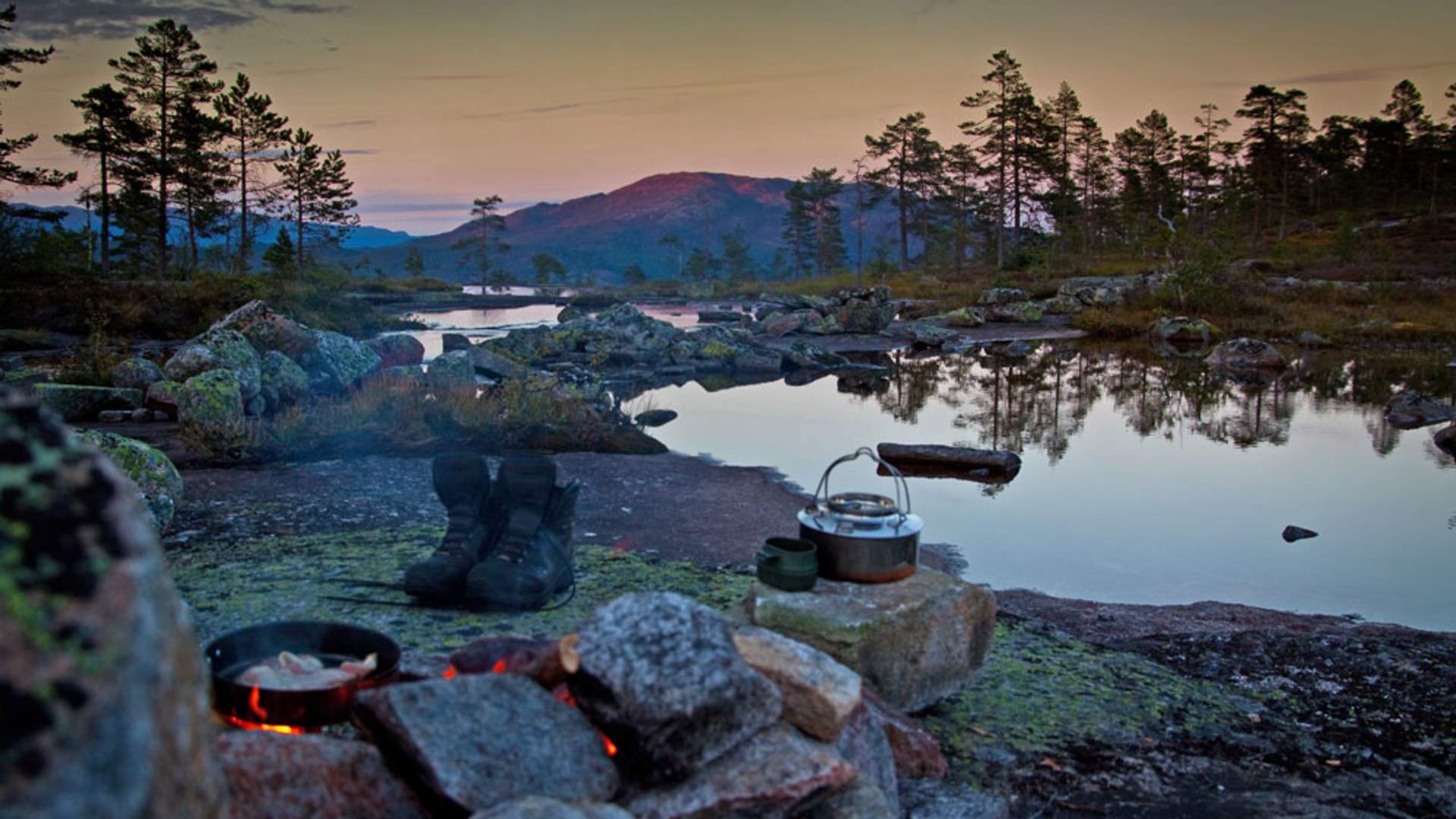 Vrådal_høst_Asle-Fjelstad_leir-på-Roholtsfjell_1000x667