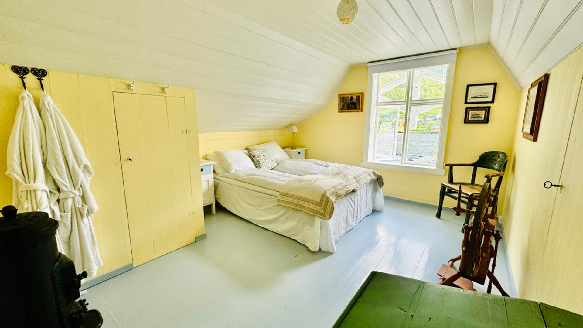 Yellow-Room_web