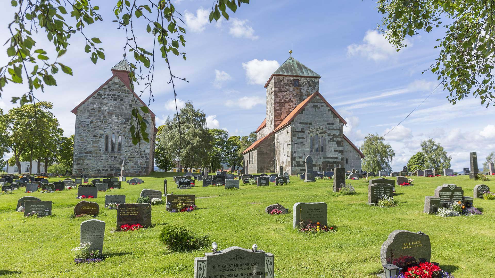 Søsterkirkene i Gran
