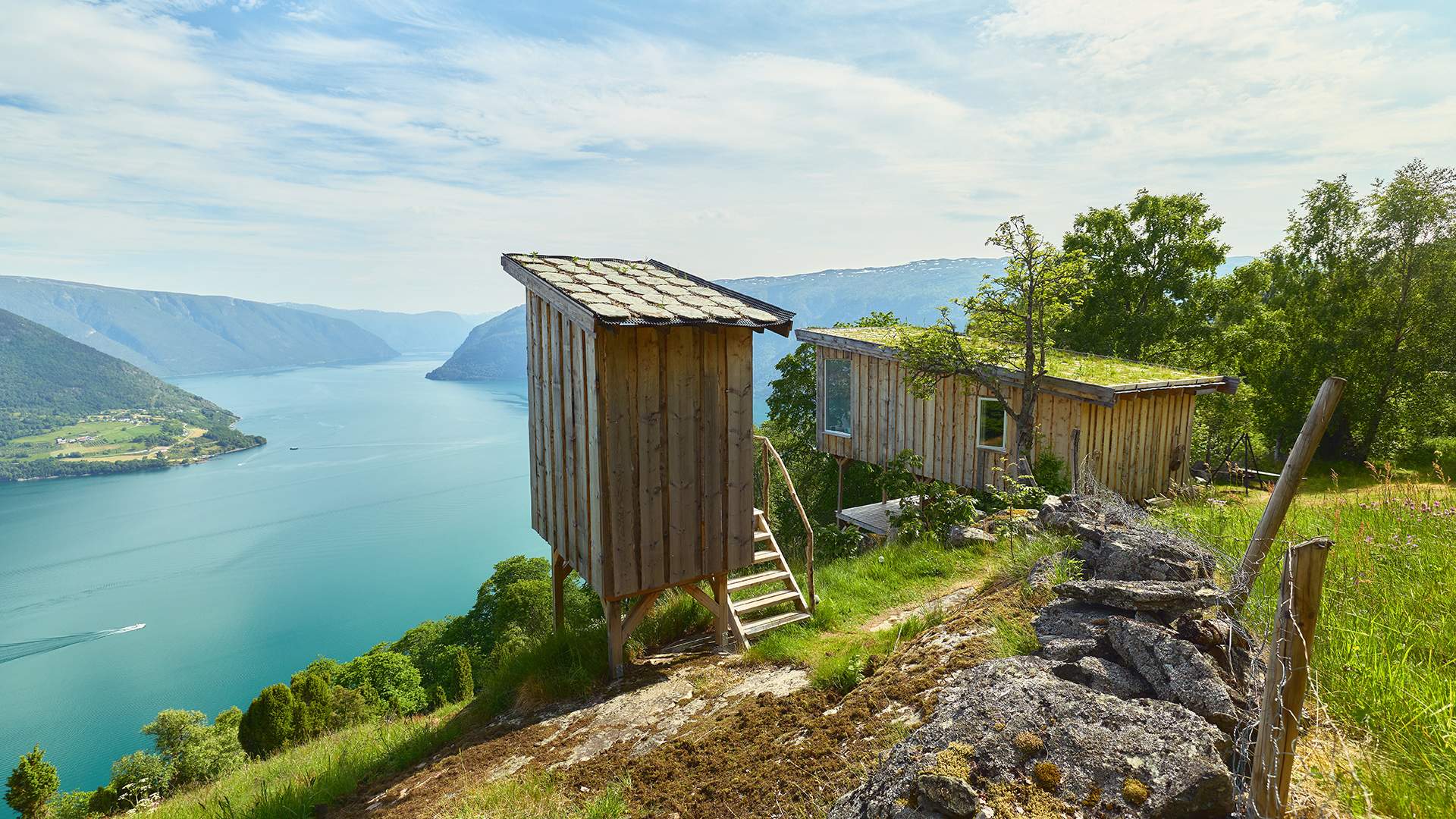 Raaum Gard - Heilt pao kanten, Luster