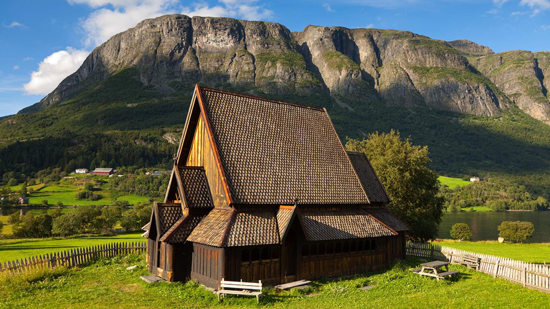 Øye stavkyrkje