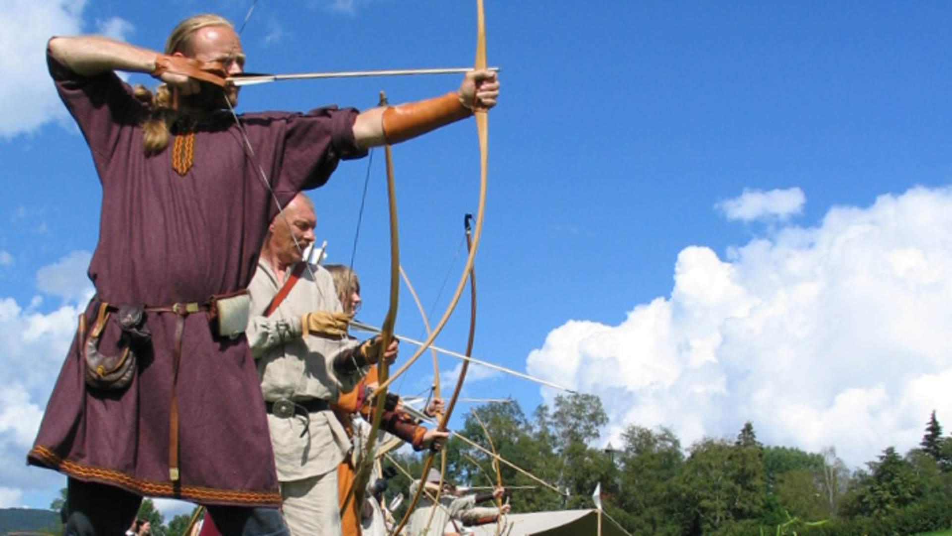 eskil skyter m bue, rotert og beskåret