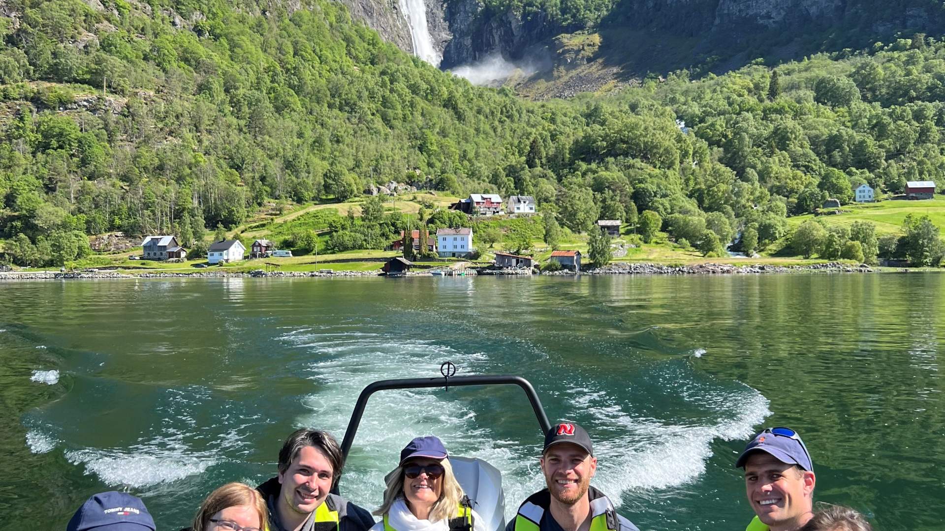 Luster Fjordhytter - guida båttur