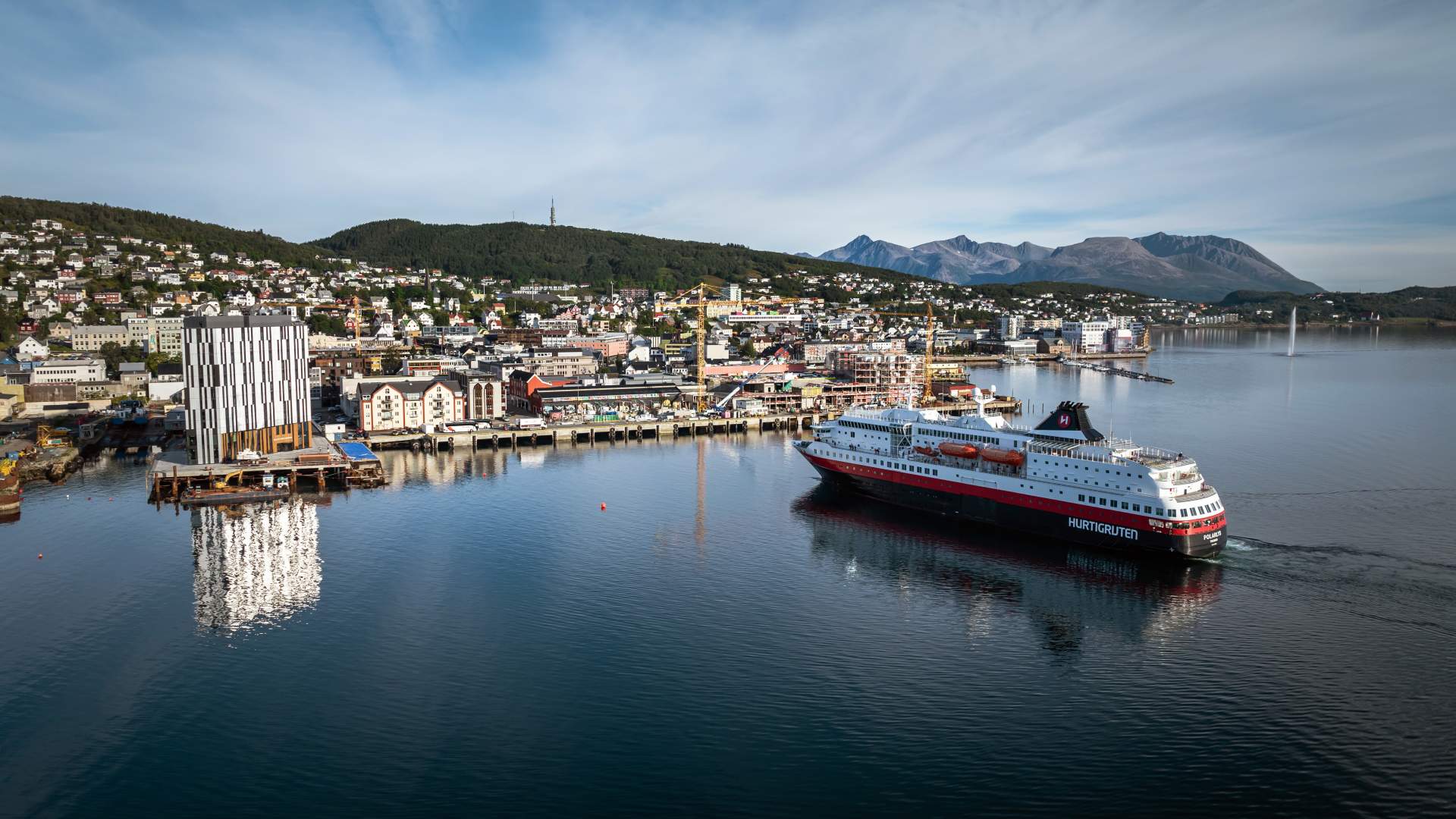 facade-hurtigruten-arriving-quality-hotel-harstad (2)