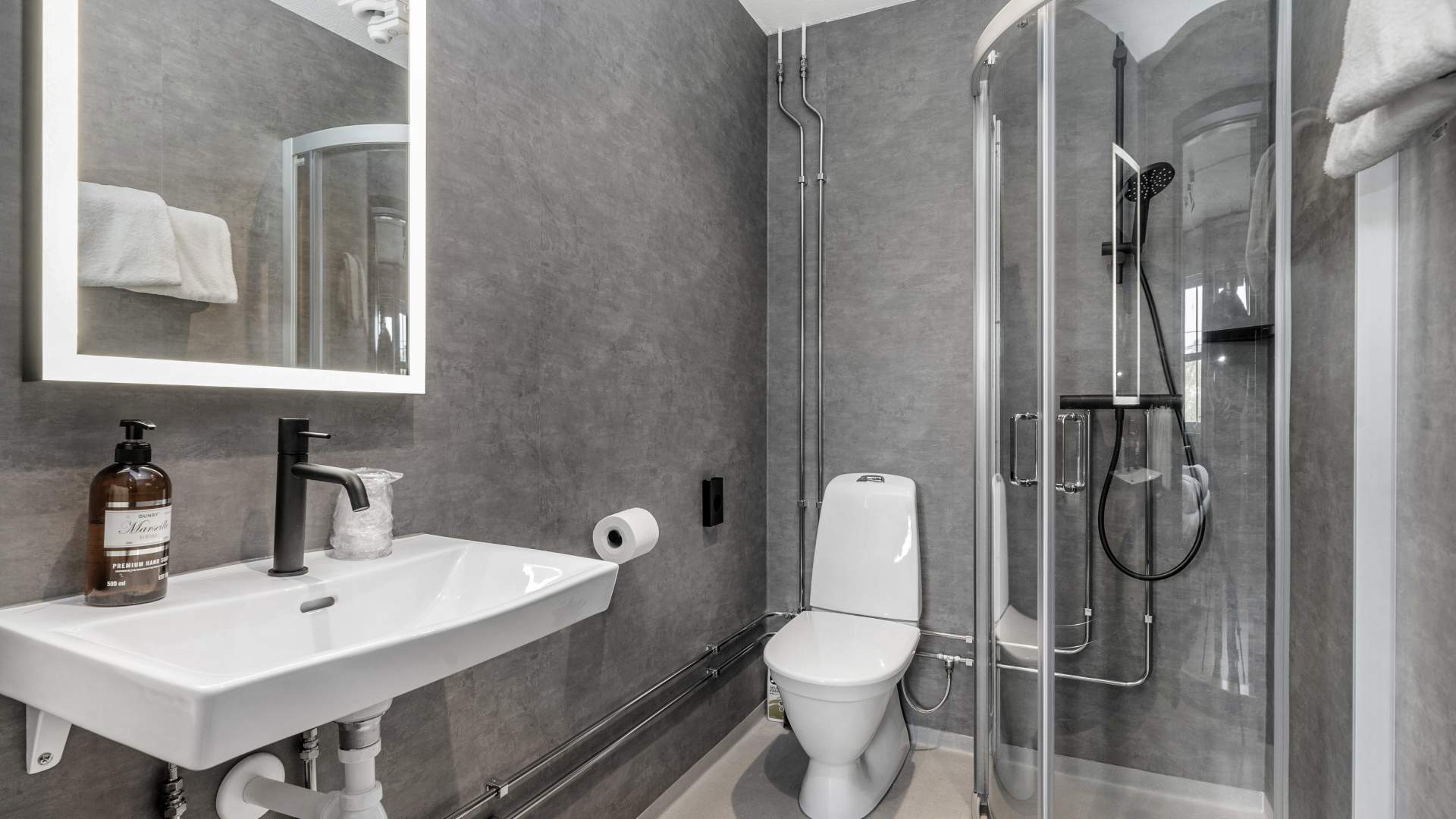 frichs_rudhogda_hotell_dobbeltrom_bad