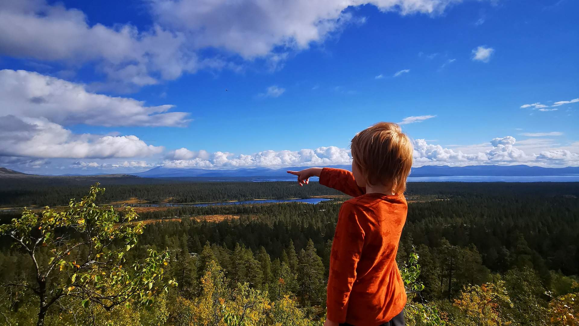 gutt utsikt langsjøa°sen Monica Bye Spa°nberg