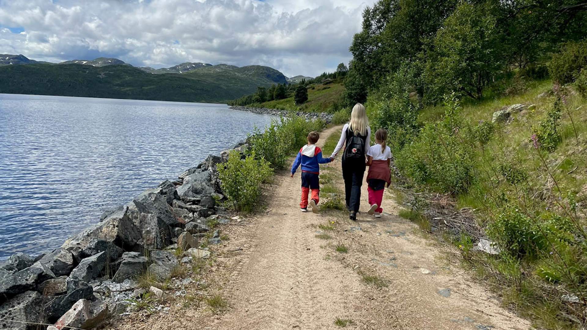 på tur ved Møsstrond Turisthytte