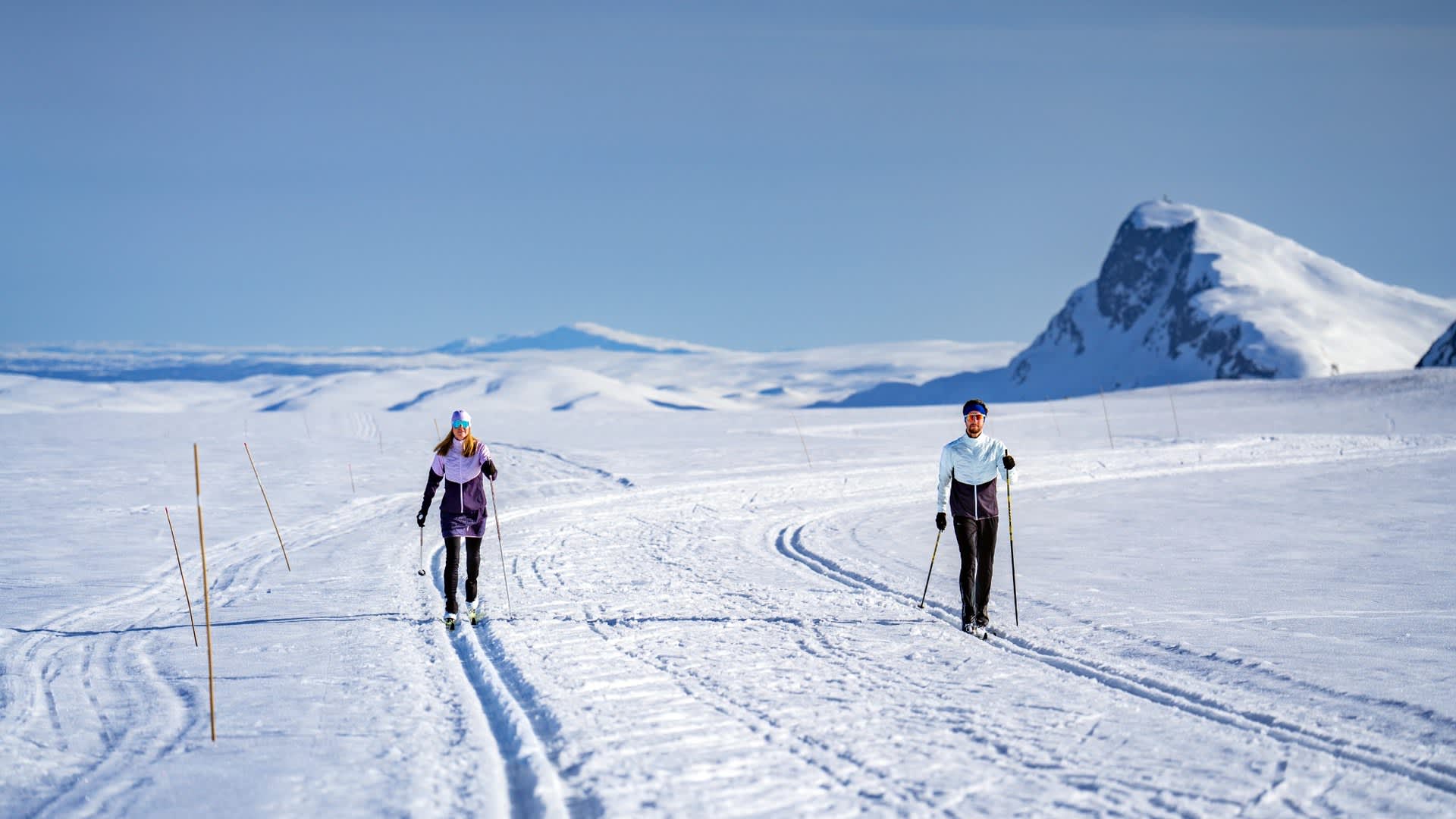 resized_Cross_country_skiing_Jotunheimen_©Petr_Pavlicek_-_JVB_Travel_(6)