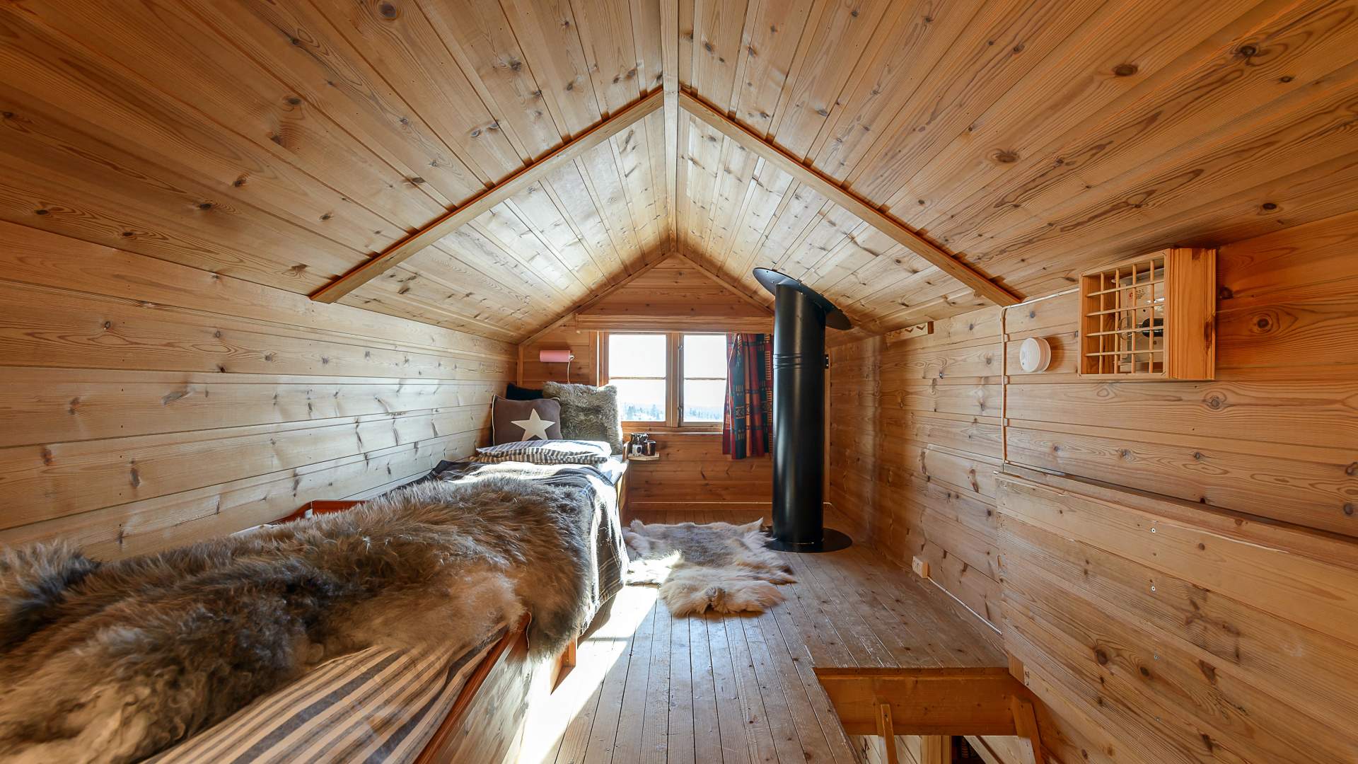 sleeping loft cabin