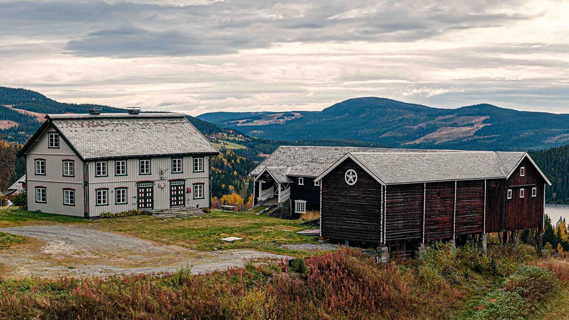 web_Eker Ga°rd høst tunet