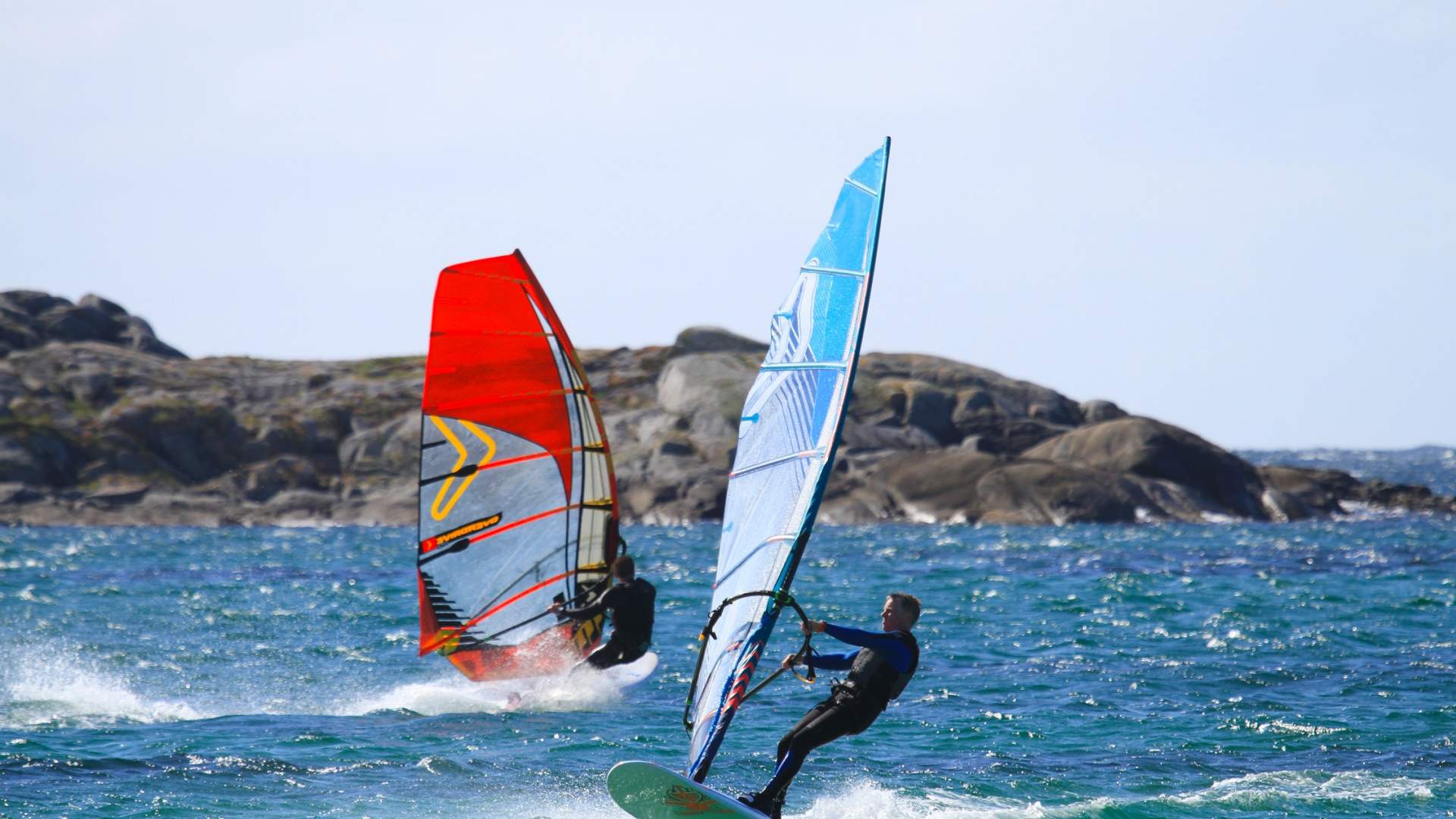 Surfing og kiting på Karmøystrendene