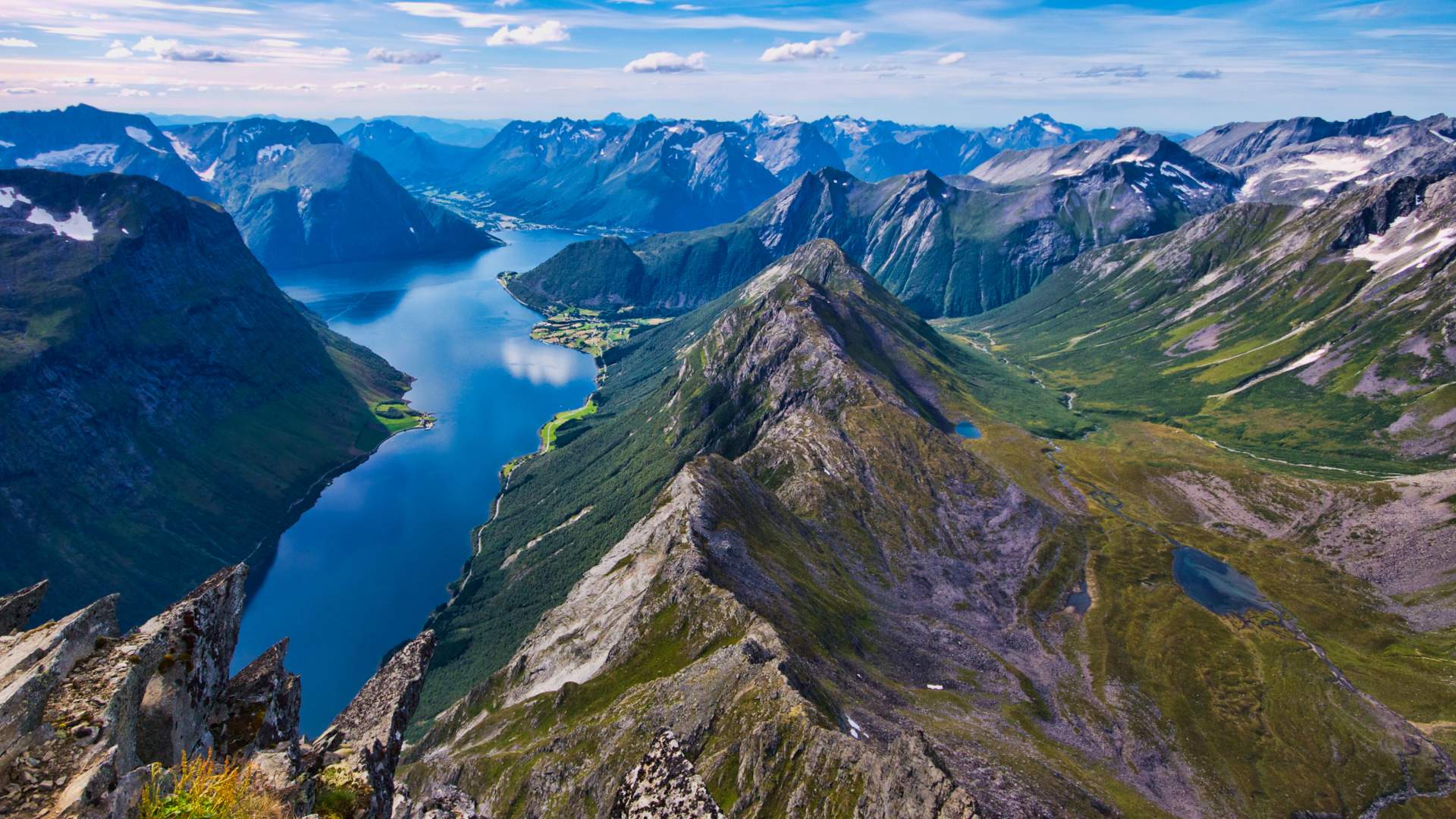 Hiking trip to Slogen (1564 m.a.s.l.)