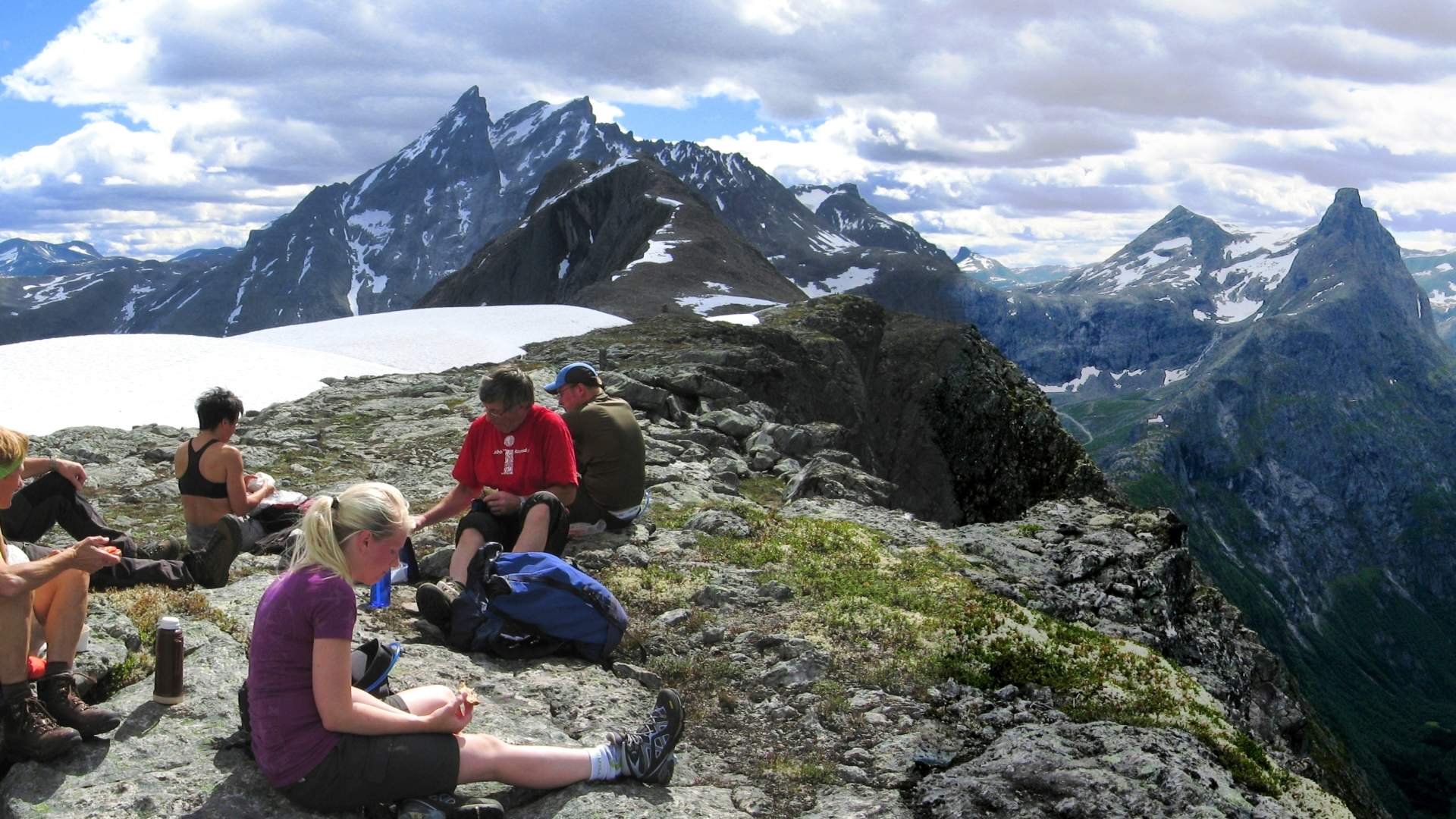 Hiking the Romsdalseggen ridge
