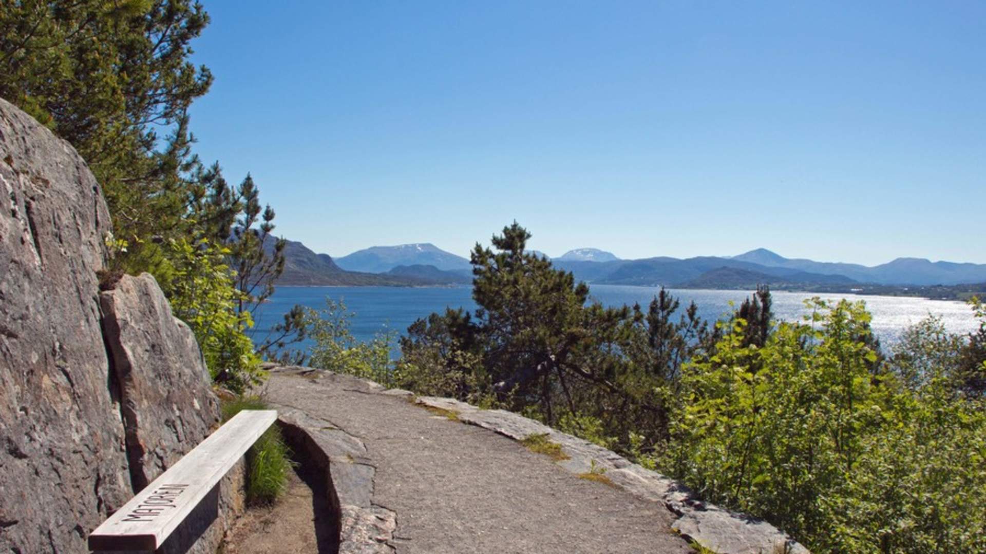 Costal hiking at "Havstien" in Kristiansund