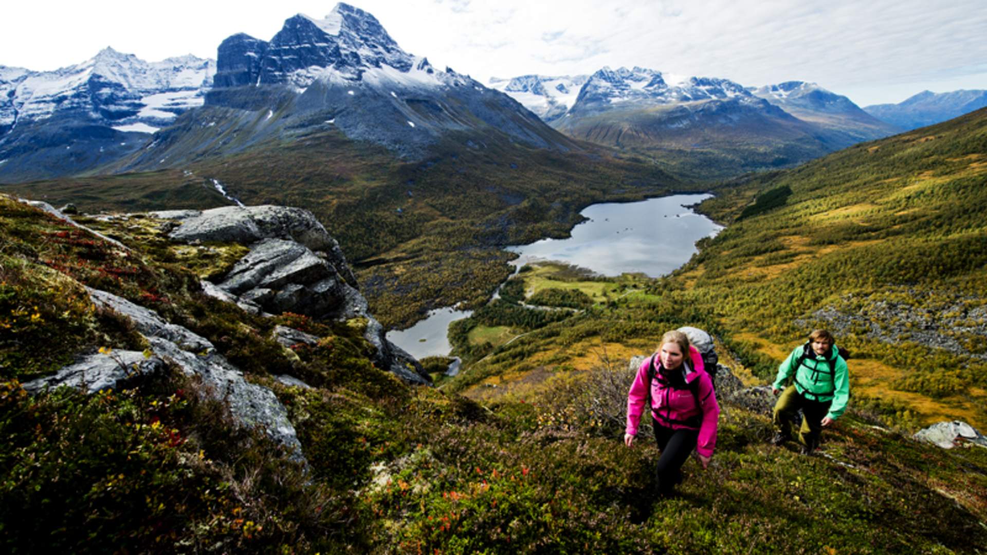 Bergwanderung von Kårvatn nach Innerdalen über Bjøråskaret