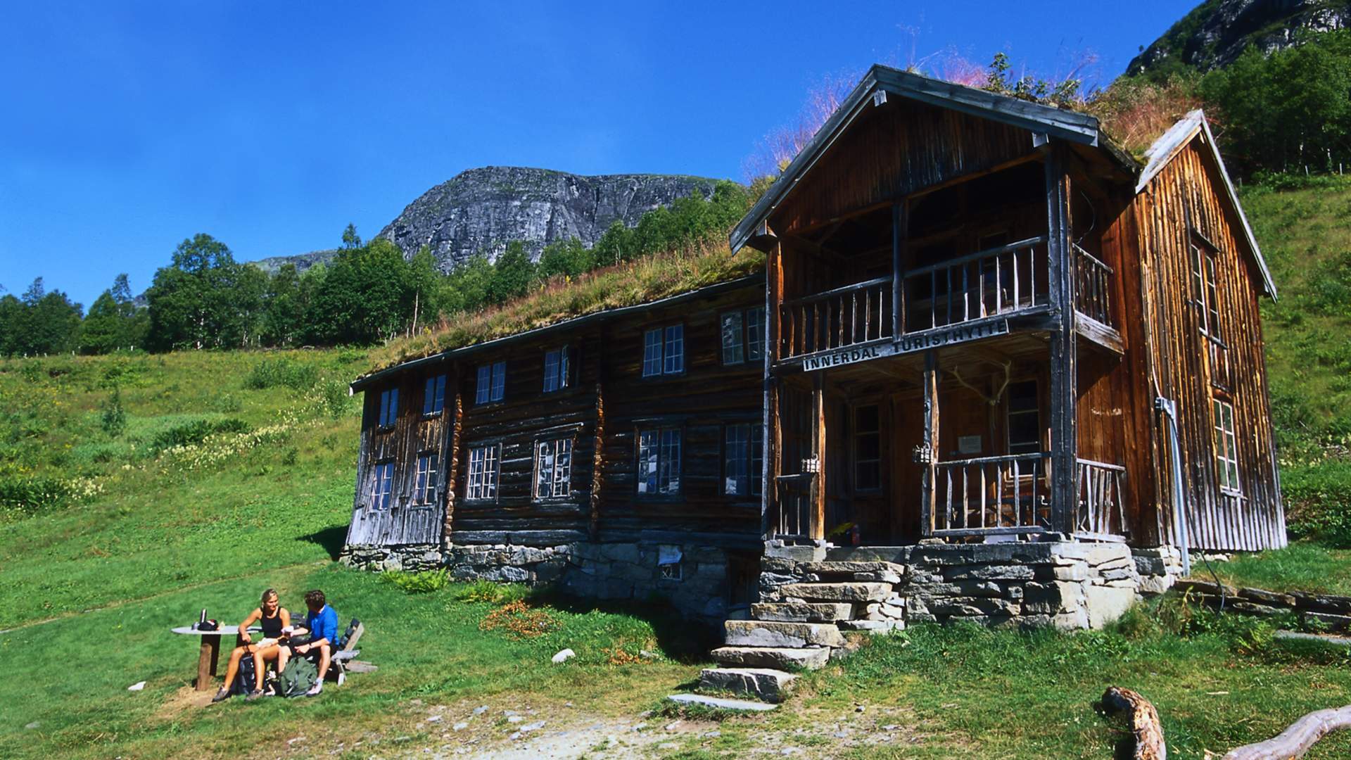 Bergwanderung von Kårvatn nach Innerdalen über Bjøråskaret