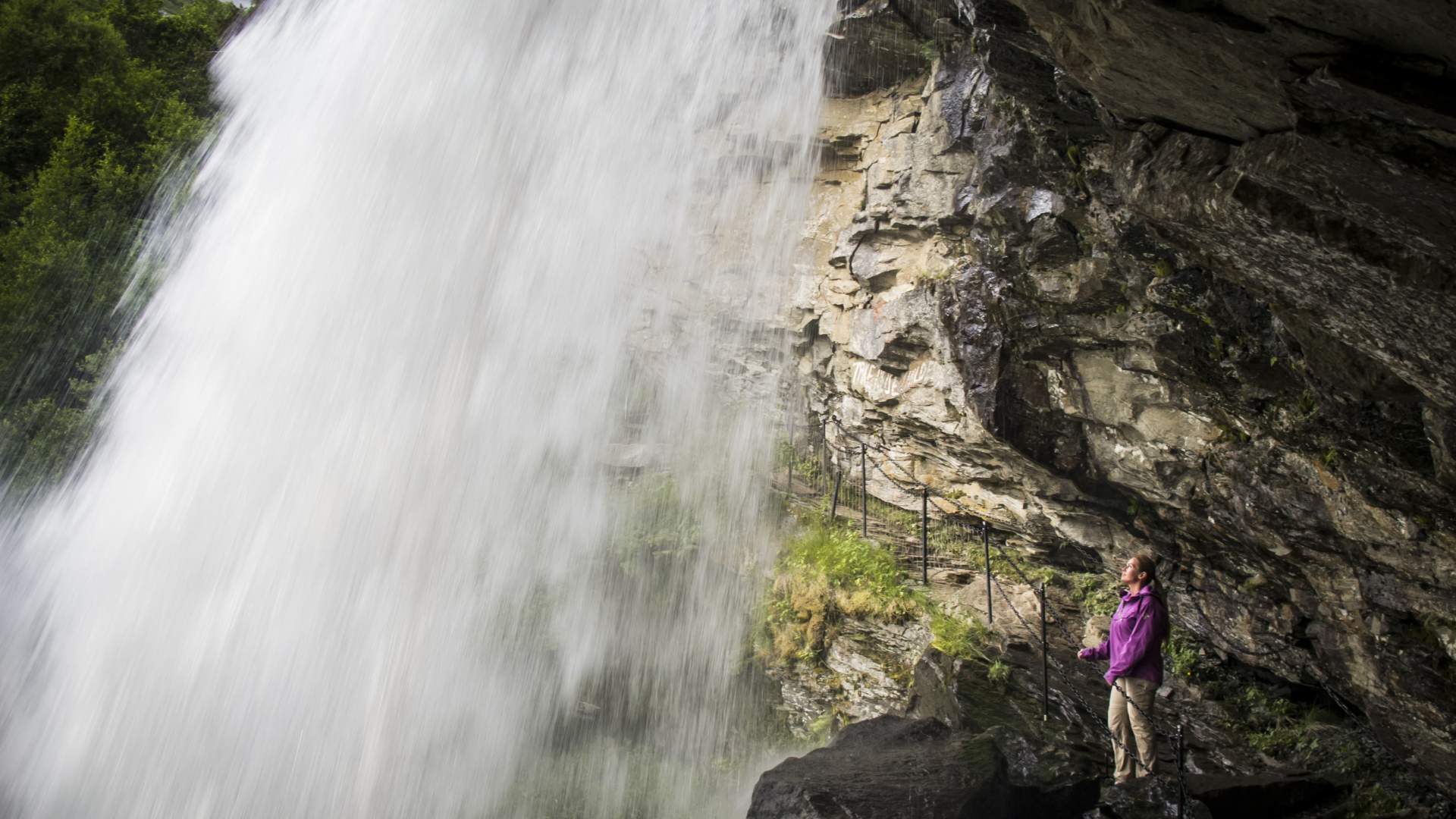 Hike to Storseterfossen (waterfall)