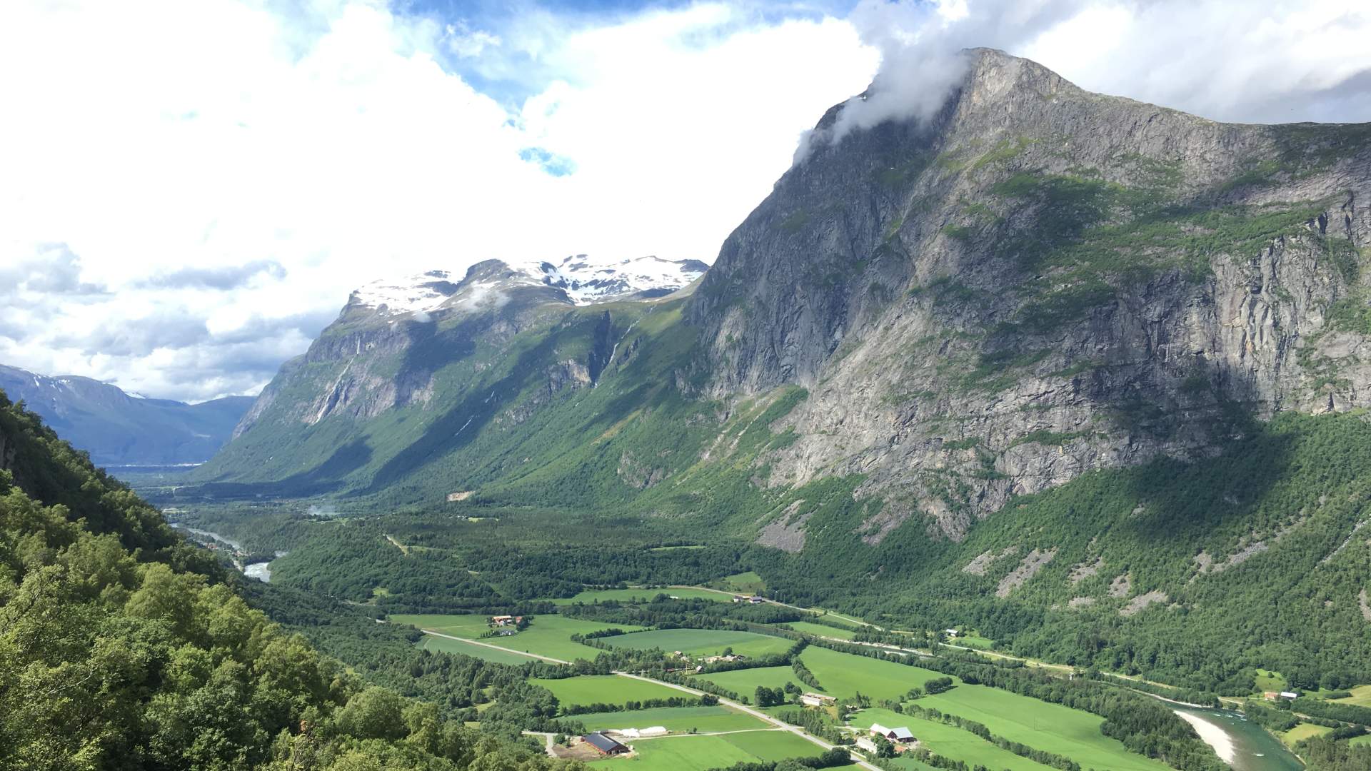 Kongelhjellan hike in Sunndal