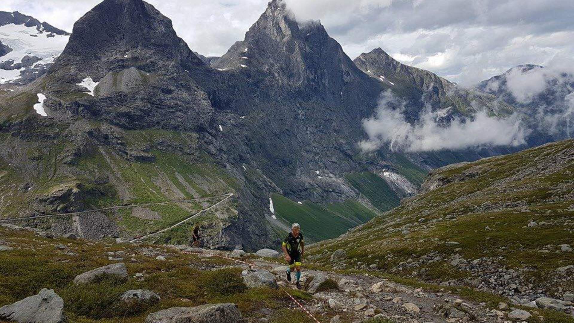 Hike to Stabbeskaret