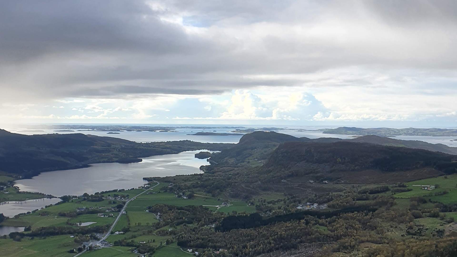 Fjelltur til Topphøna, via Minnesmerket, i Strand