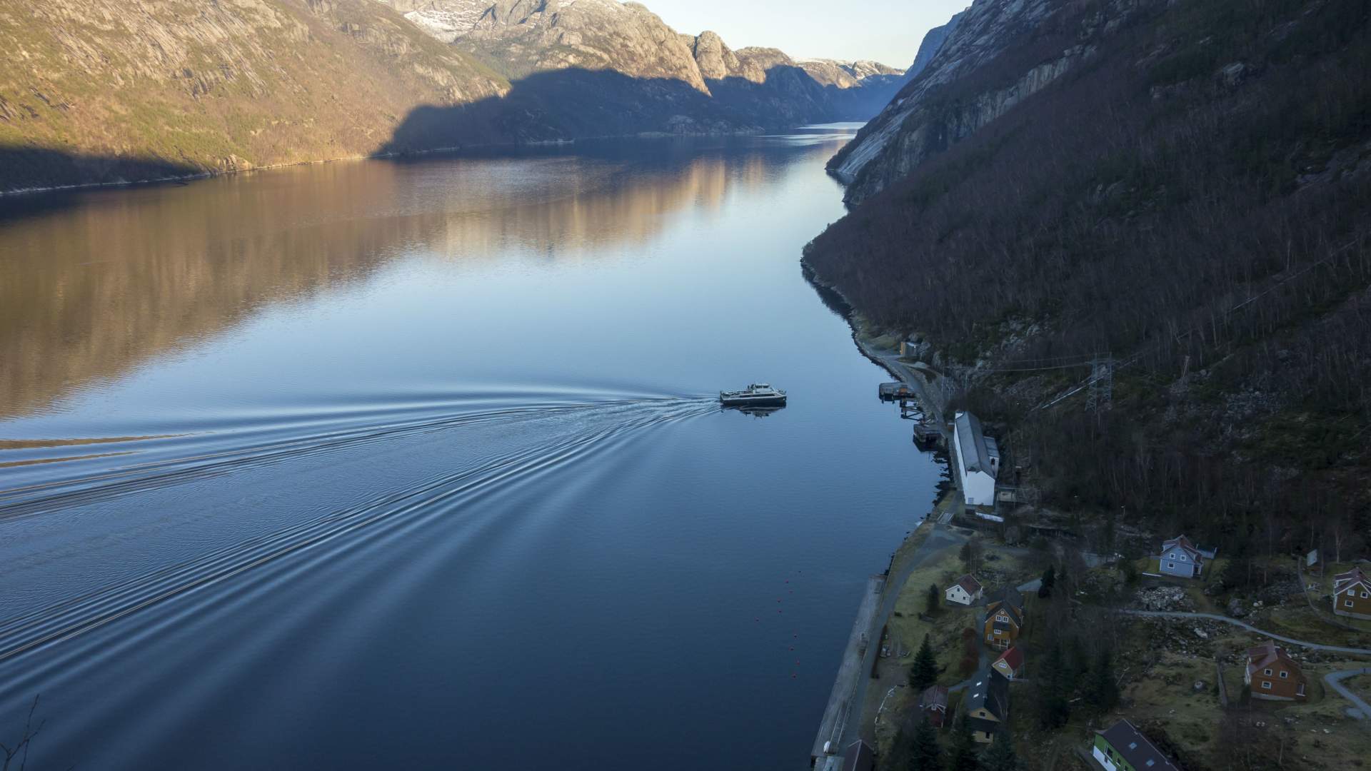 Fjelltur til Flørlitrappene og Rallarstien i Lysefjorden