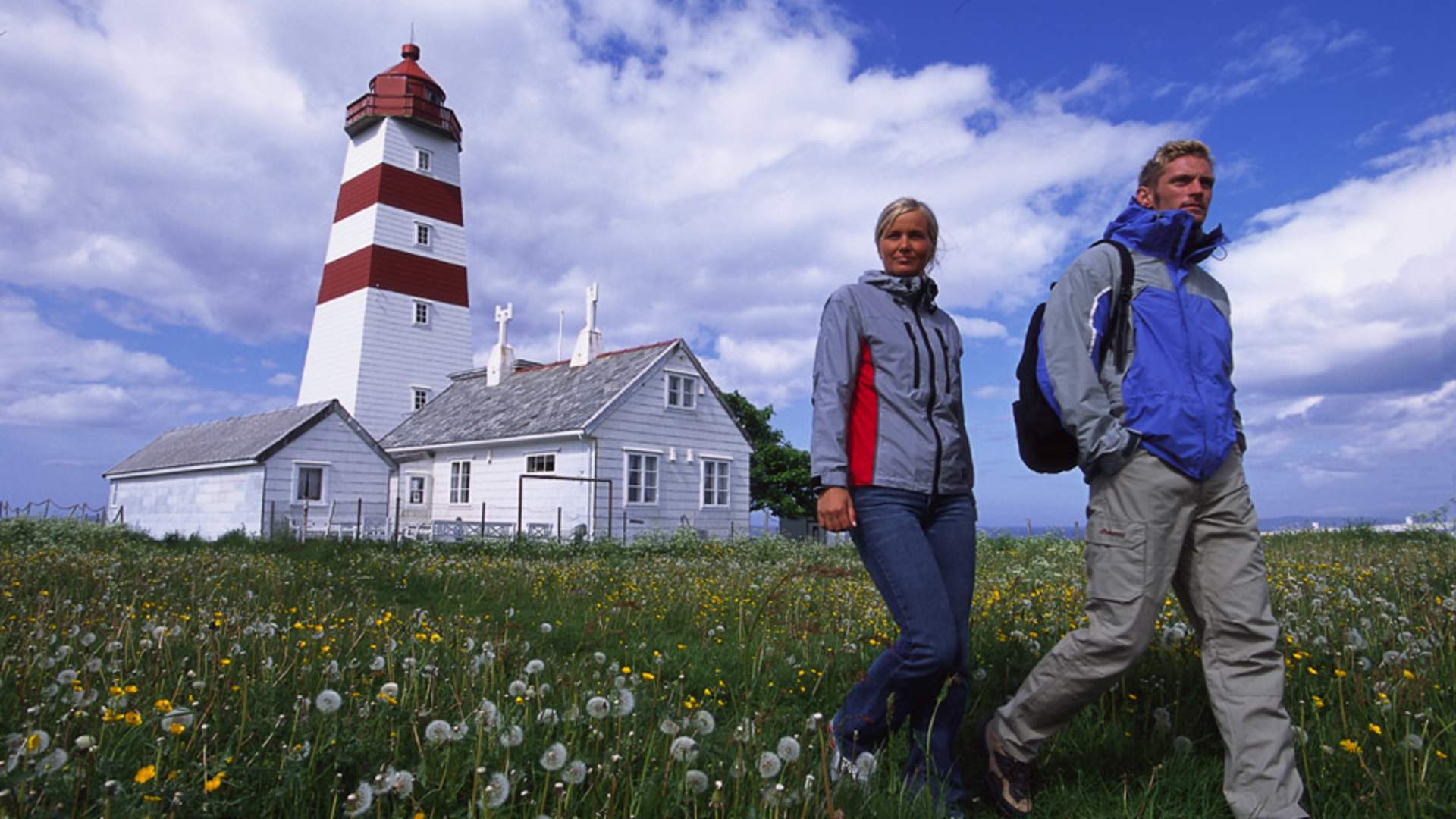 Rundreise mit öffentliche transport von Ålesund nach Godøy & Alnes Leuchtturm