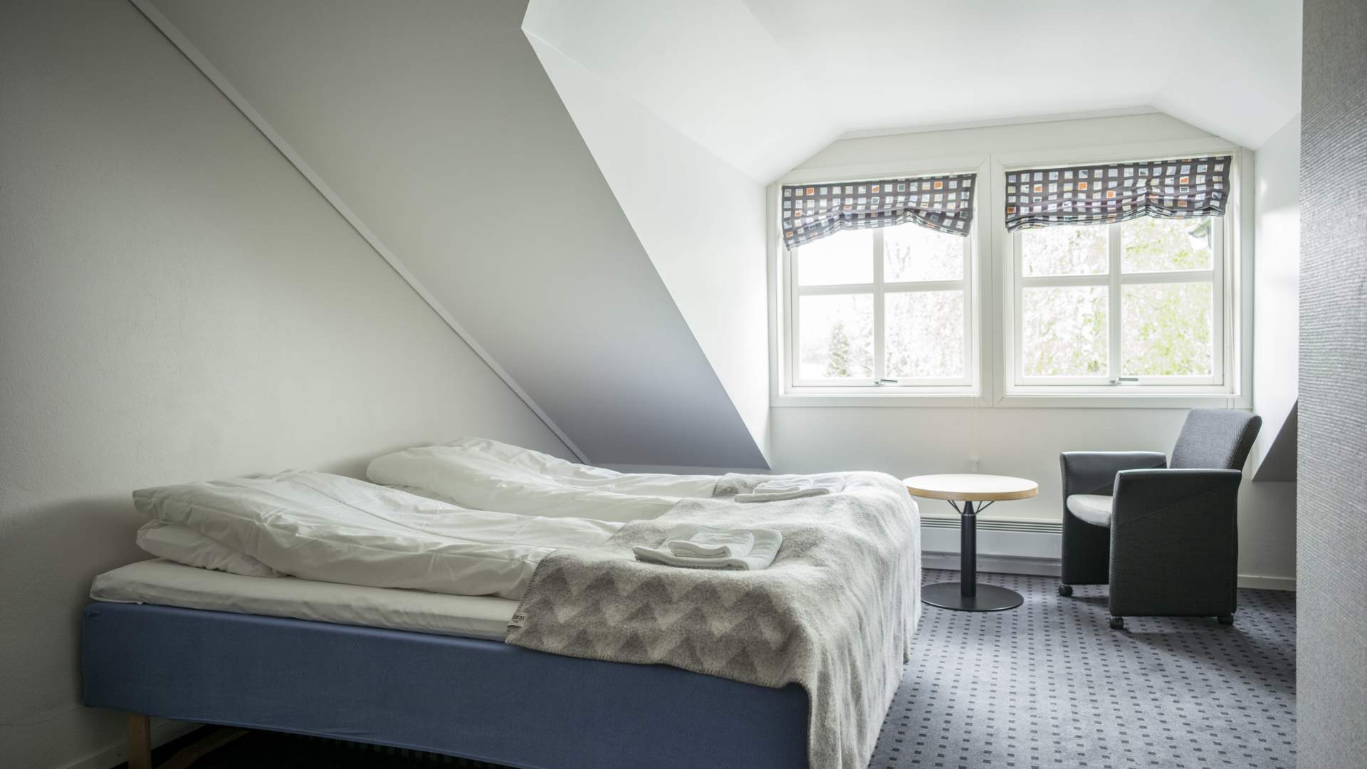 Romsdalseggen & El-sykkel til Trollstigen med Hotel Aak