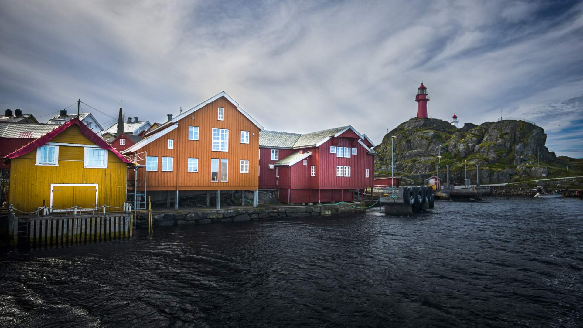 Round trip with public transport from Ålesund to Finnøy & Ona Lighthouse