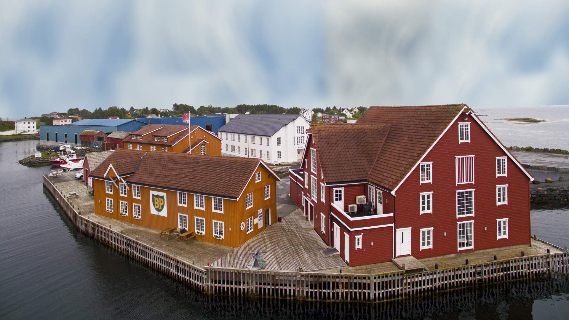 Round trip with public transport from Ålesund to Finnøy & Ona Lighthouse