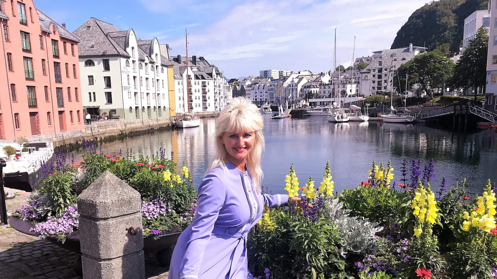 Amazing city walk - with Guide