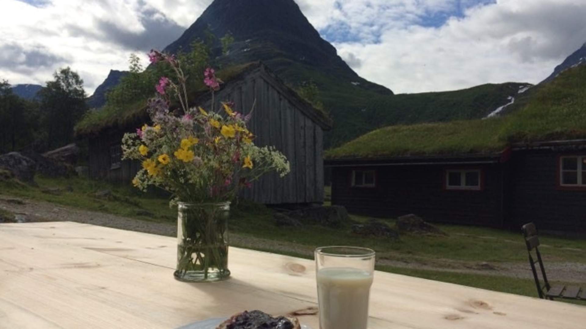 Hike to Innerdalen - the most beautiful valley in Norway
