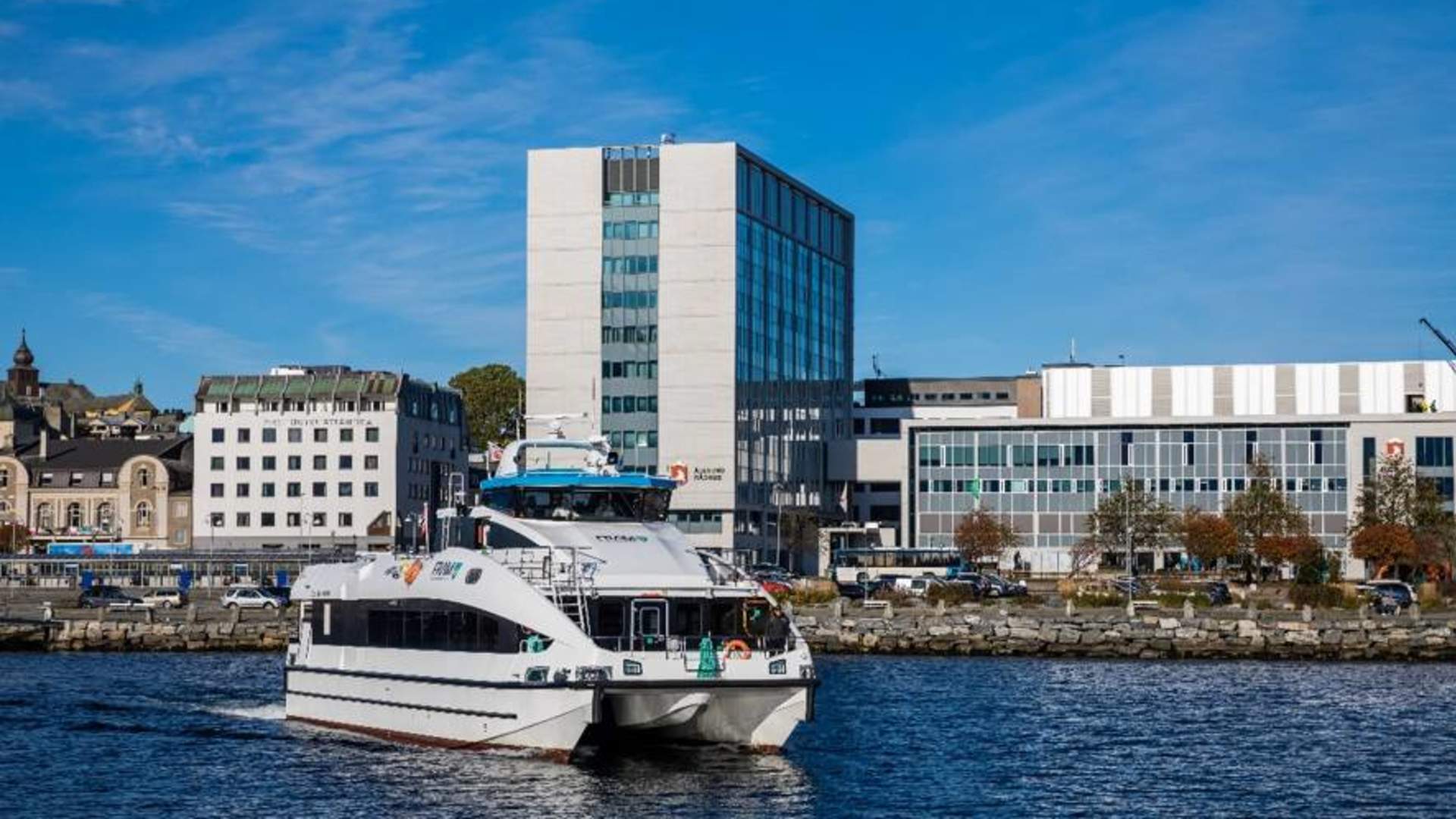 Roundtrip with public expressboat from Ålesund to Langevåg & Devold Factory Outlet