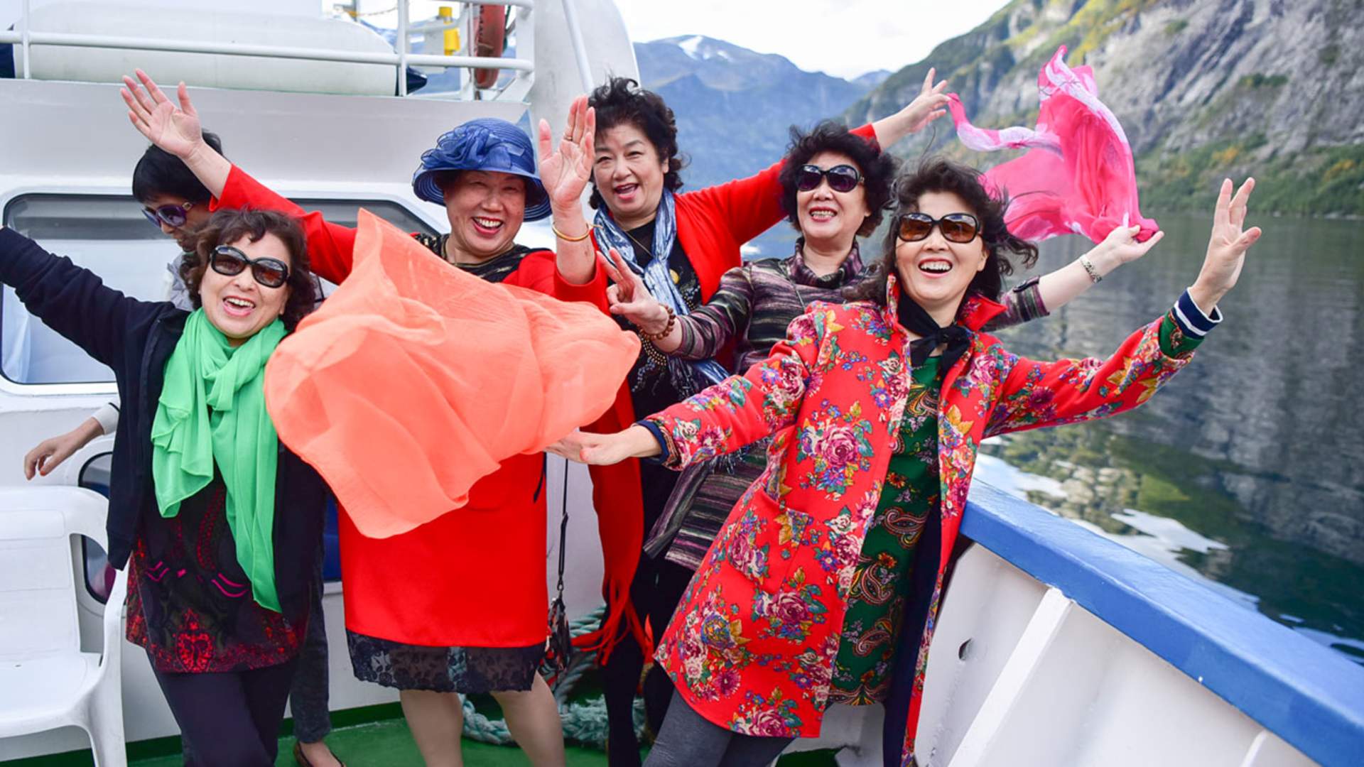 Episk Fjordsightseeing Geiranger med båt