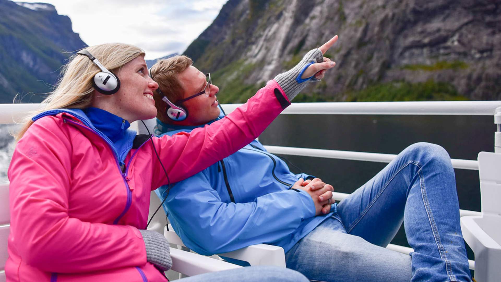 Episk Fjordsightseeing Geiranger med båt
