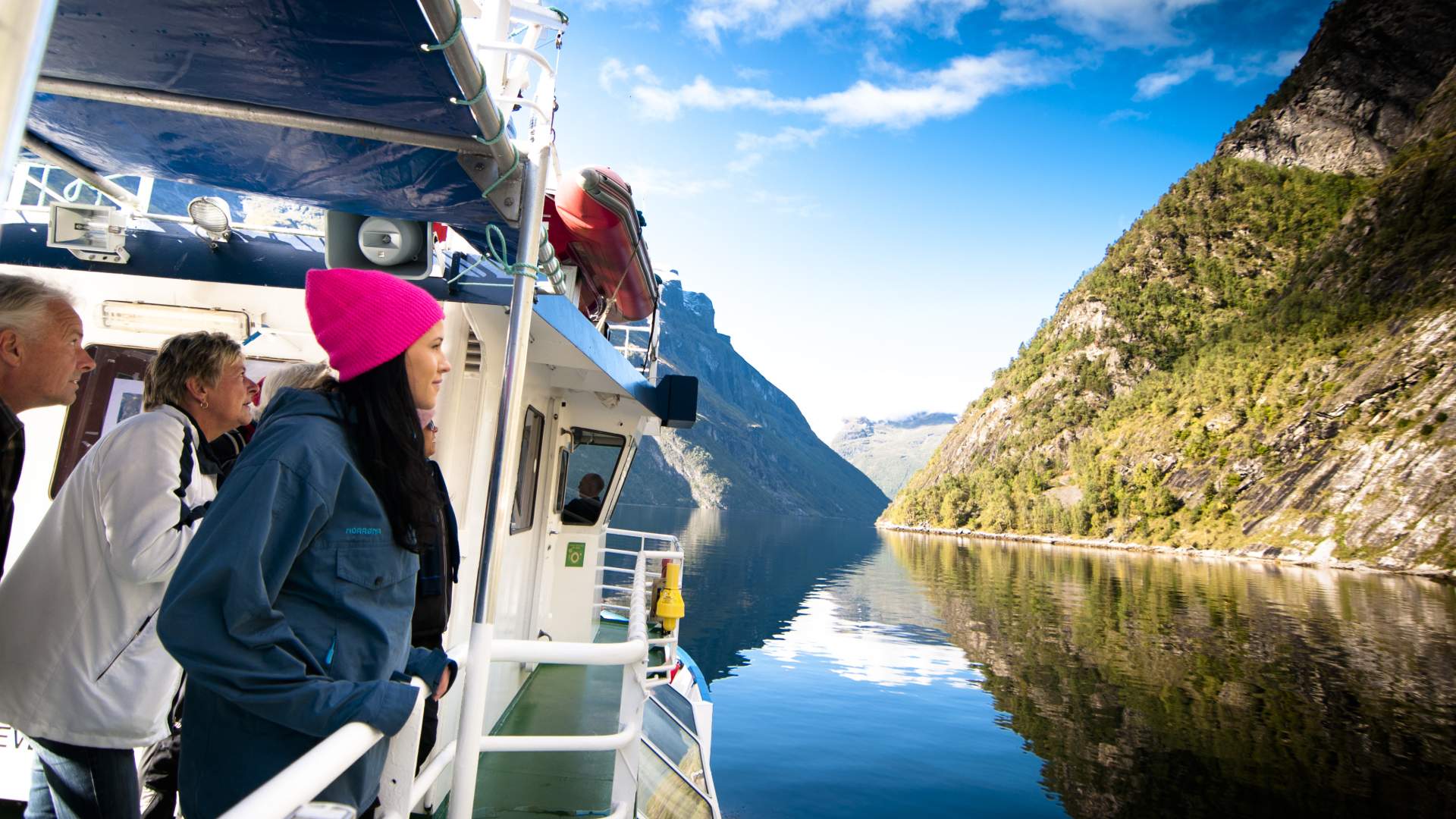 Episk Fjordsightseeing Geiranger med båt
